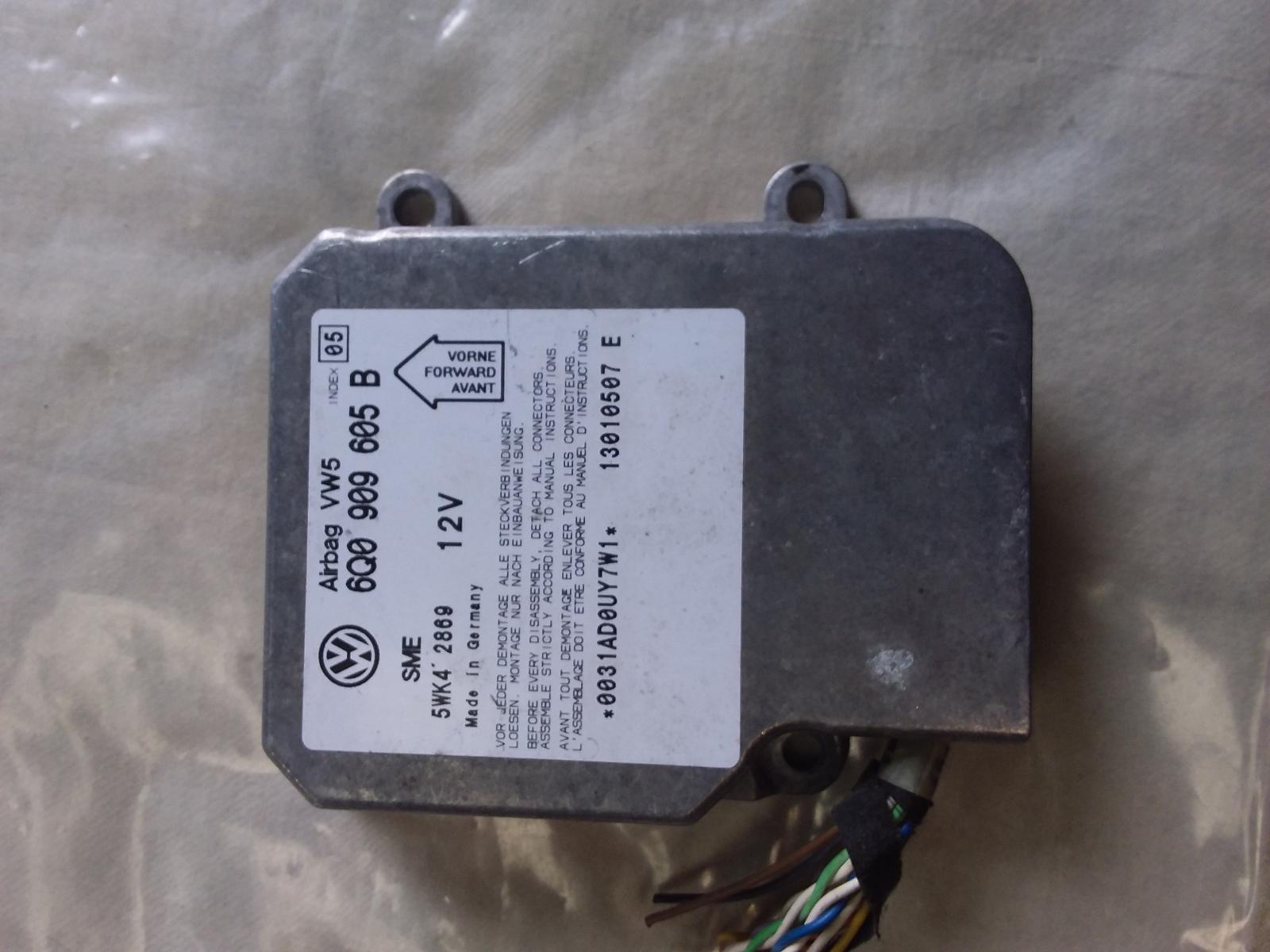 View Auto part Airbag Module/Sensor Volkswagen Passat 2004