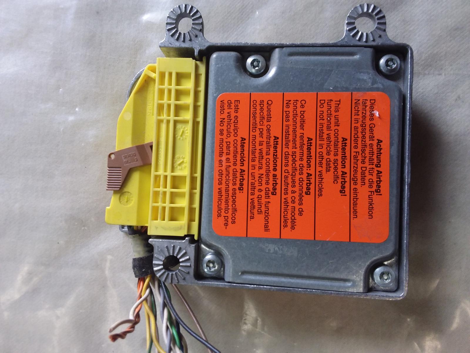 View Auto part Airbag Module/Sensor Volkswagen Passat 2004