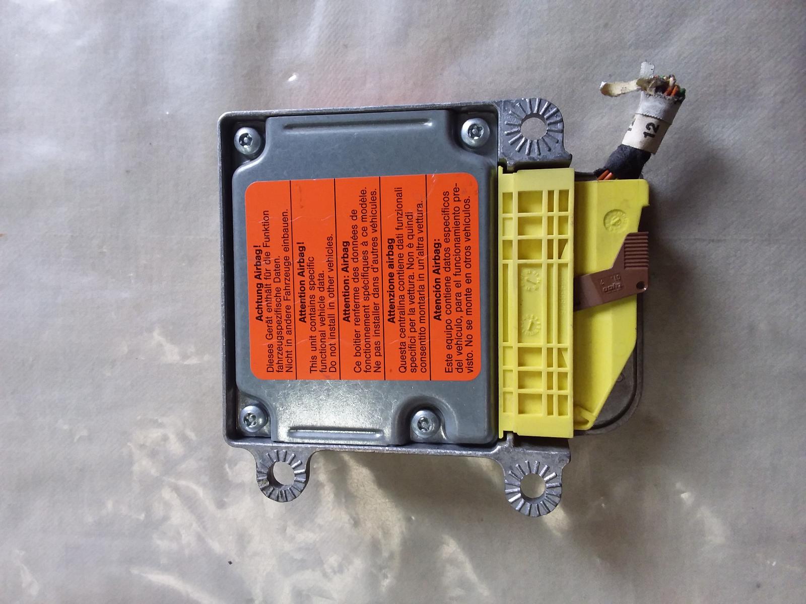 View Auto part Airbag Module/Sensor Volkswagen Passat 2002