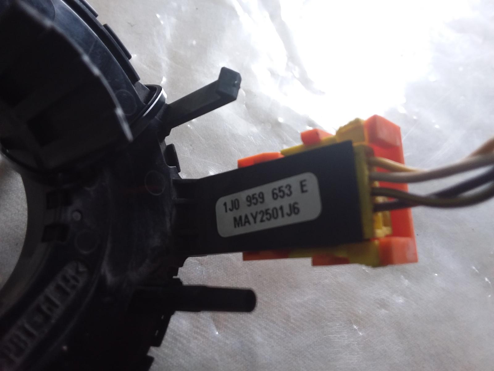 View Auto part Airbag Module/Sensor Volkswagen Passat 2001