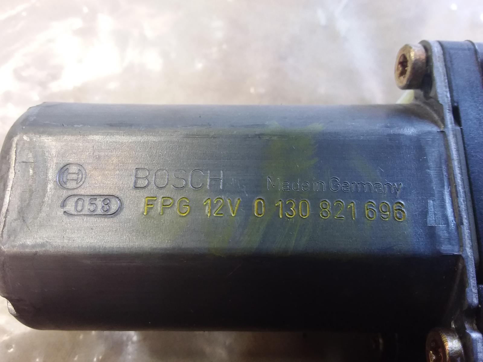 2002 Volkswagen Passat Right Rear Wnd Reg/Motor View Auto part Right Rear Wnd Reg/Motor Volkswagen Passat 2002