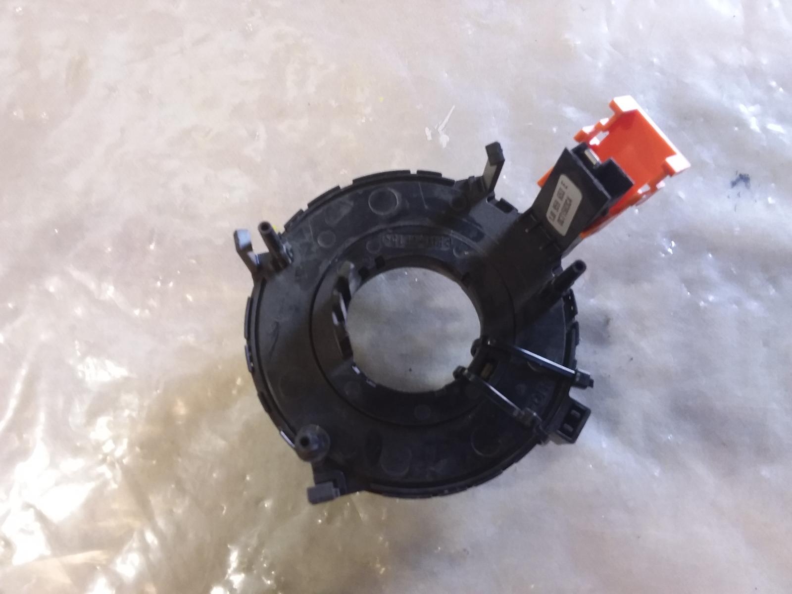 2004 Volkswagen Golf Airbag Module/Sensor View Auto part Airbag Module/Sensor Volkswagen Golf 2004