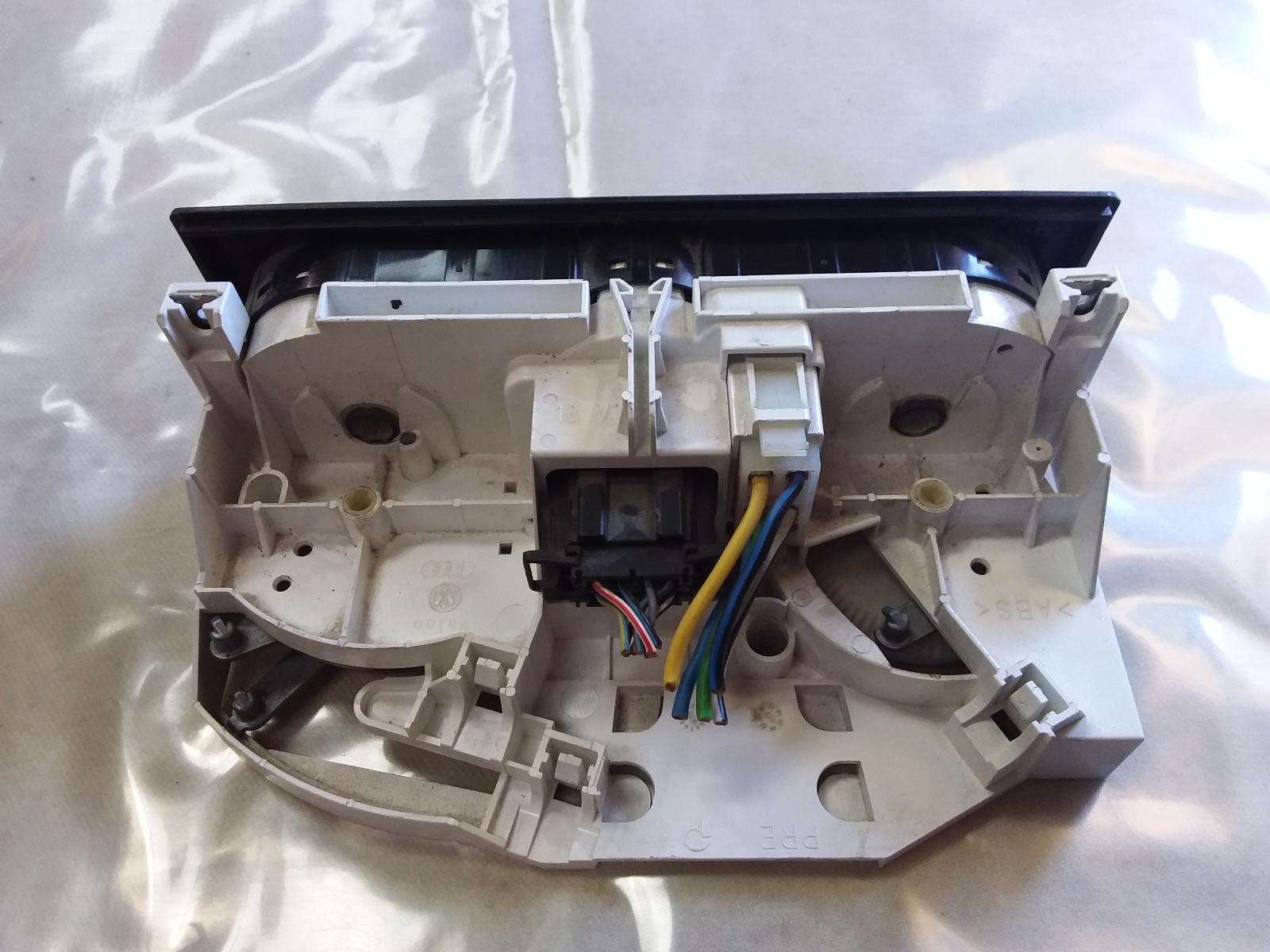 2000 Volkswagen Polo Heater/Ac Controls View Auto part Heater/Ac Controls Volkswagen Polo 2000