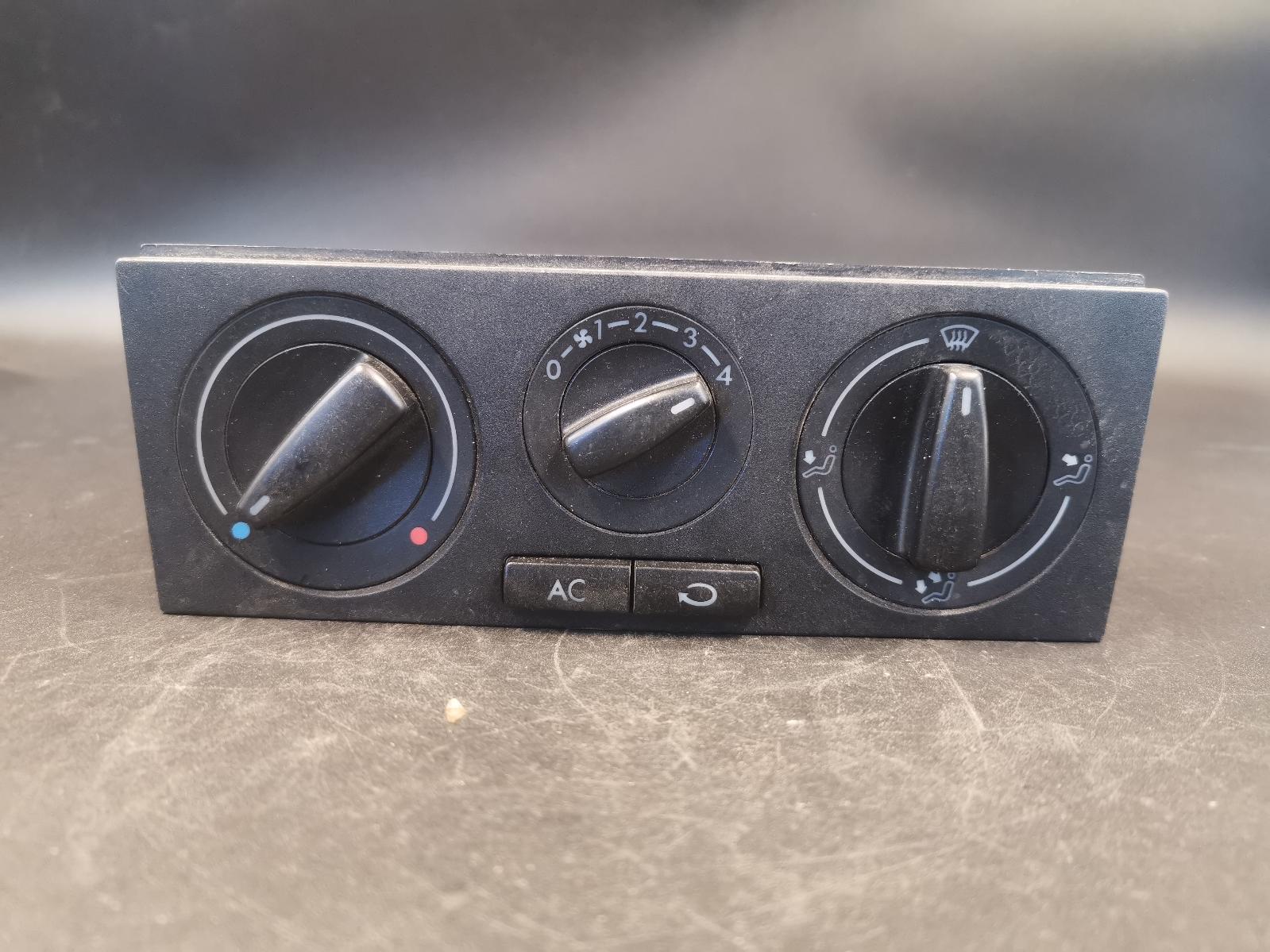 2000 Volkswagen Polo Heater/Ac Controls View Auto part Heater/Ac Controls Volkswagen Polo 2000