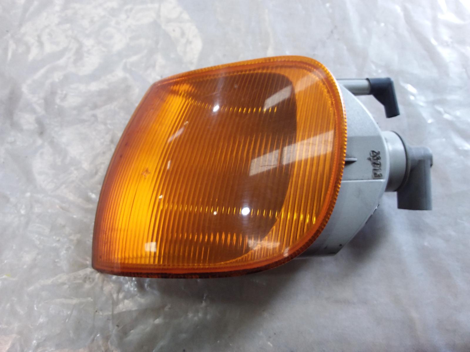 1997 Volkswagen Polo Left Indicator/Fog/Side View Auto part Left Indicator/Fog/Side Volkswagen Polo 1997