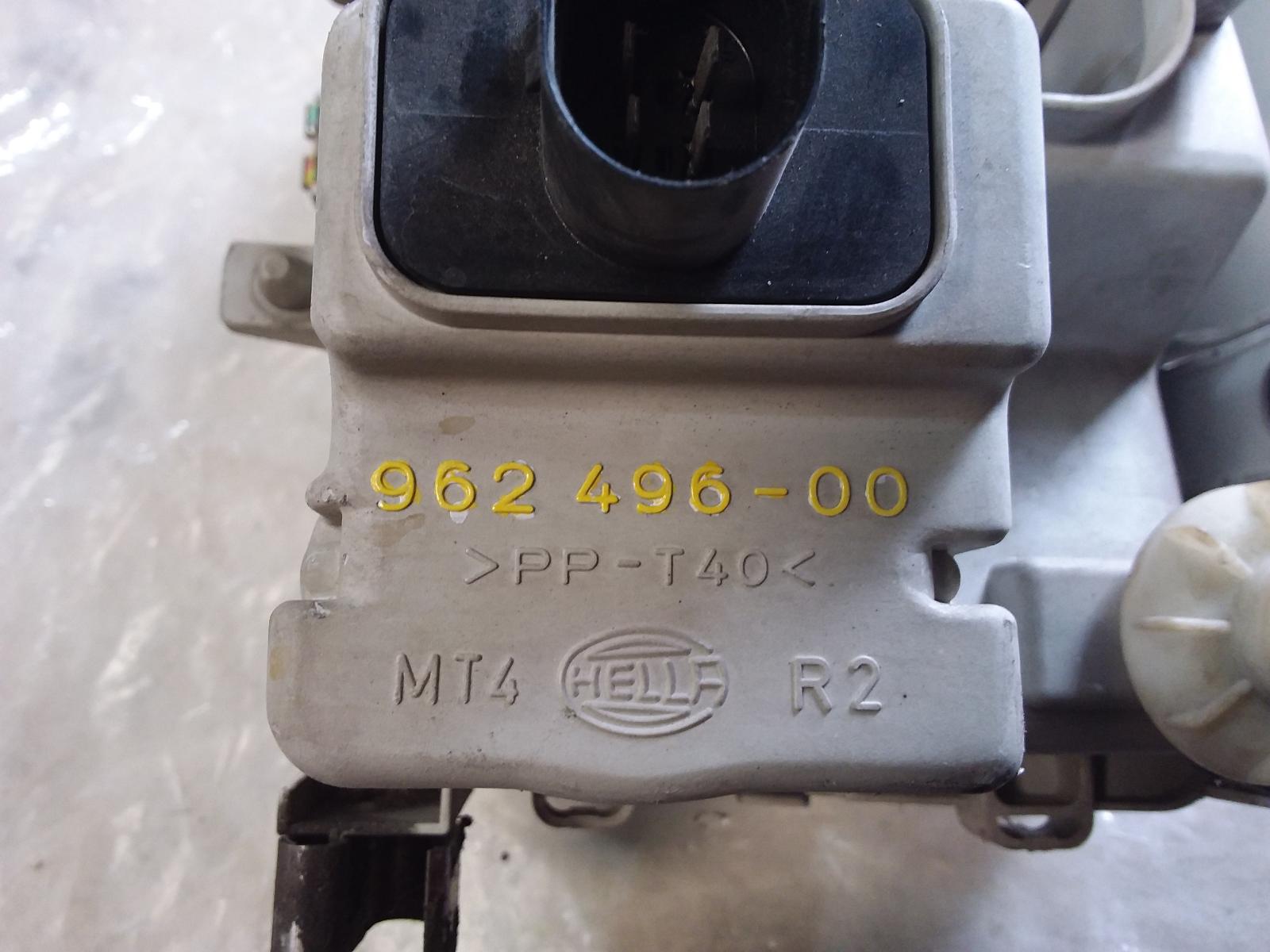View Auto part Right Headlamp Volkswagen Polo 1997
