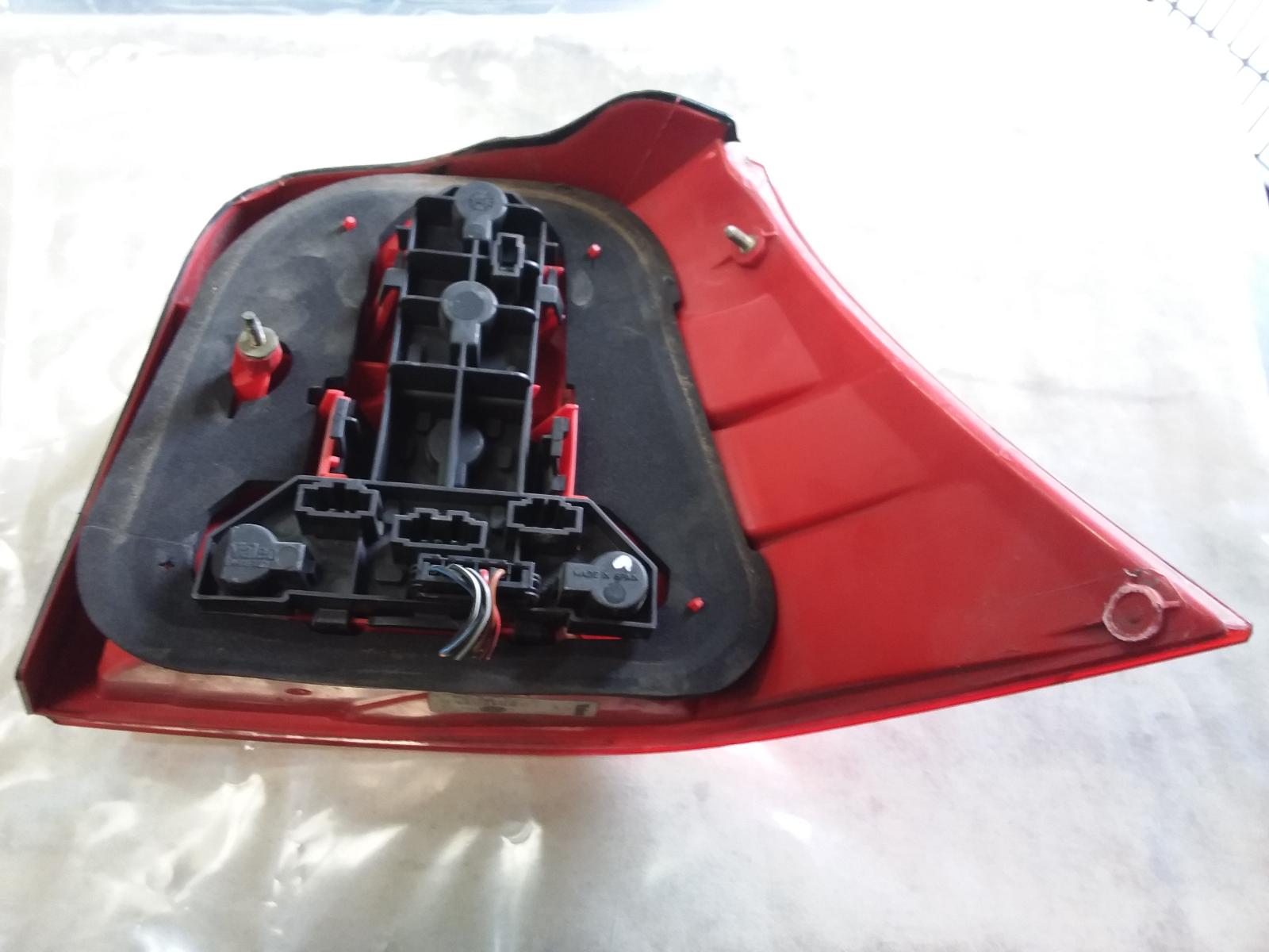 View Auto part Left Taillight Volkswagen Golf 2000