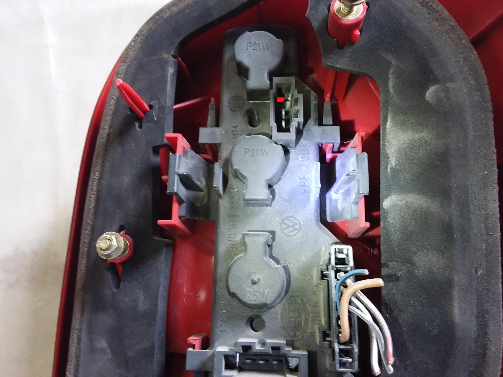 View Auto part Left Taillight Volkswagen Polo 2000