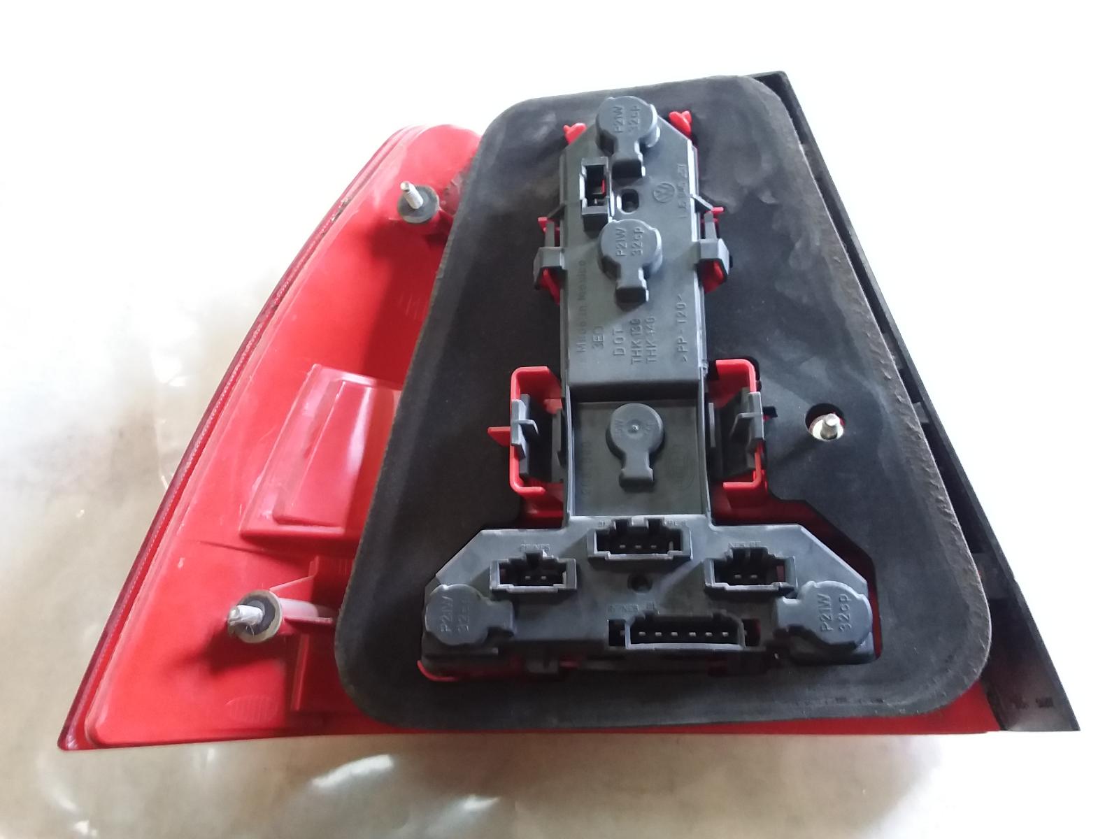 View Auto part Right Taillight Volkswagen Bora 2001