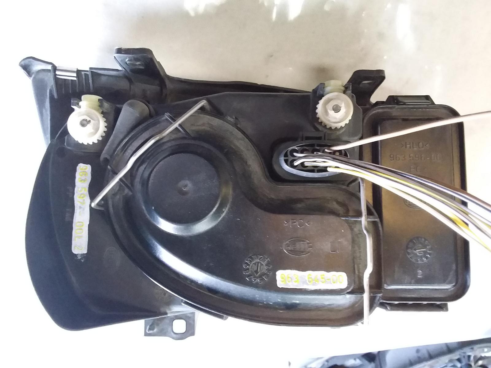 View Auto part Left Headlamp Volkswagen Bora 2001