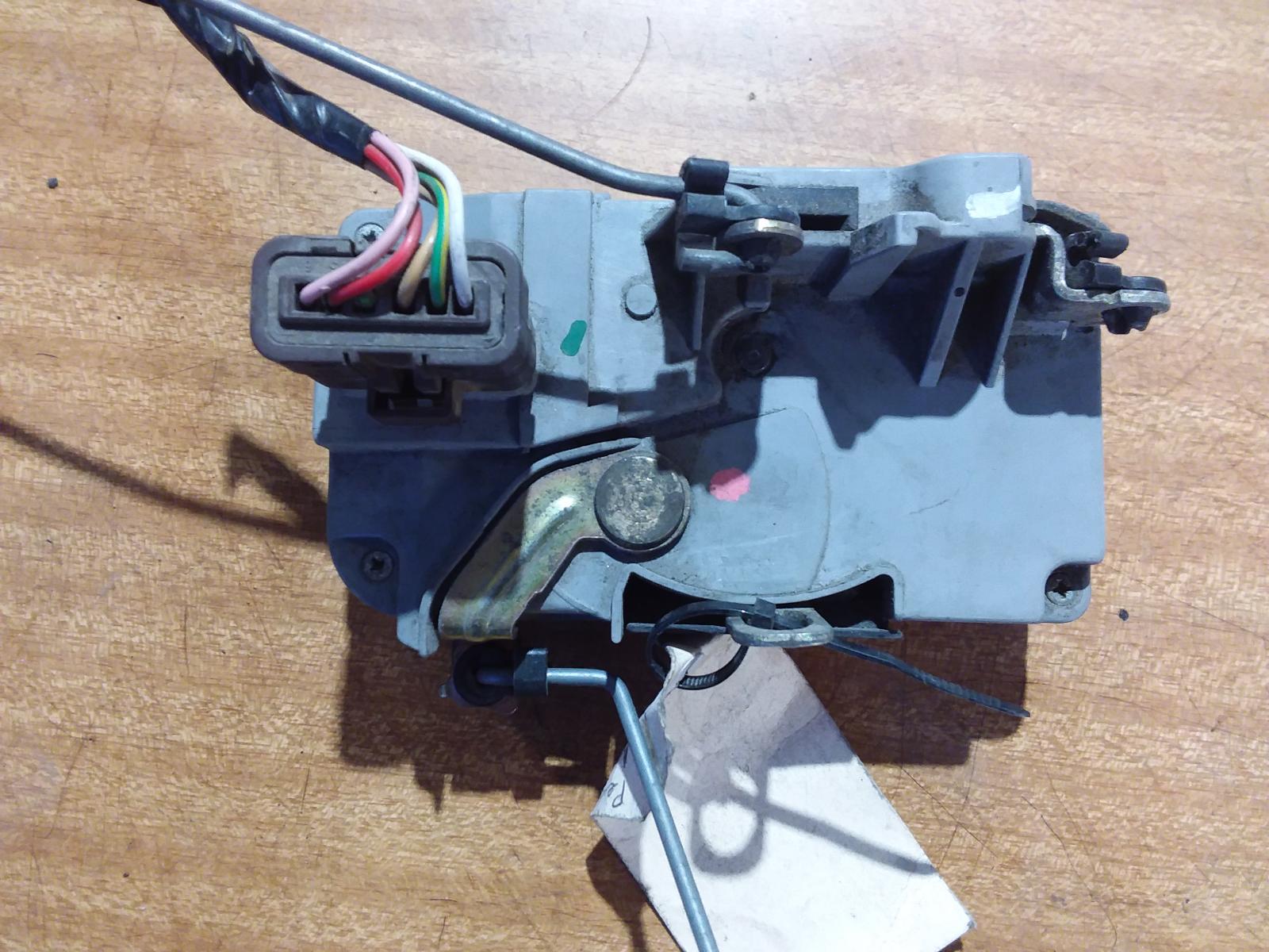 View Auto part Door/Boot/Gate Lock Peugeot 206 2001