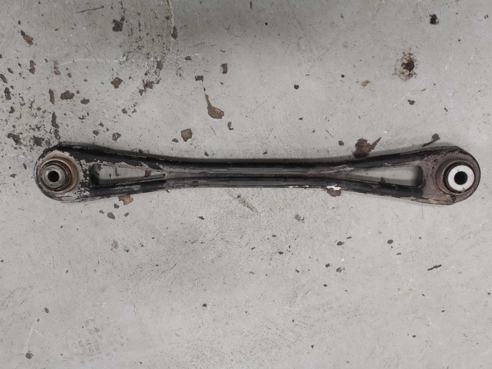 View Auto part Left Rear Trailing Arm Audi Q7 2010