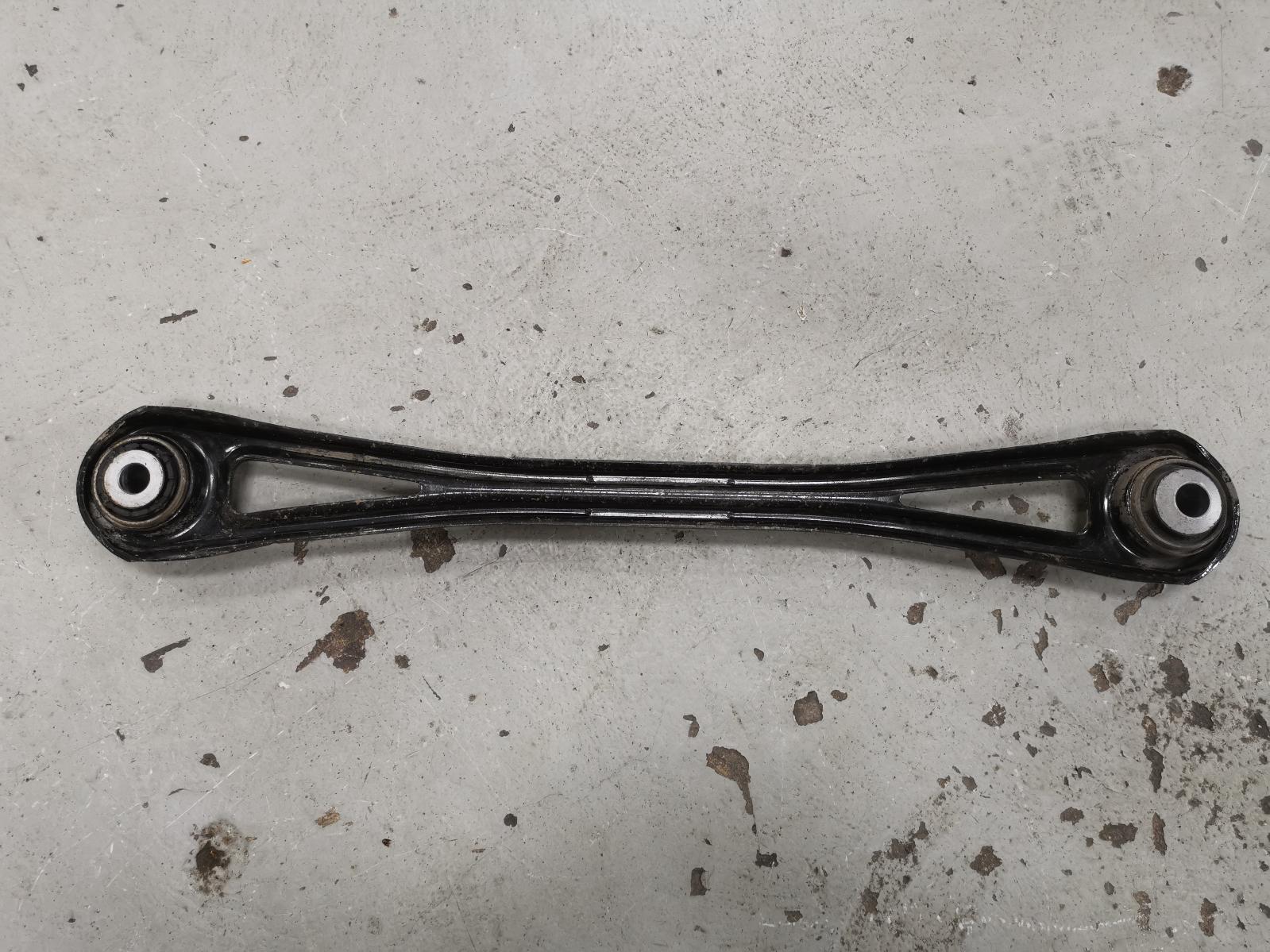 View Auto part Left Rear Trailing Arm Audi Q7 2010