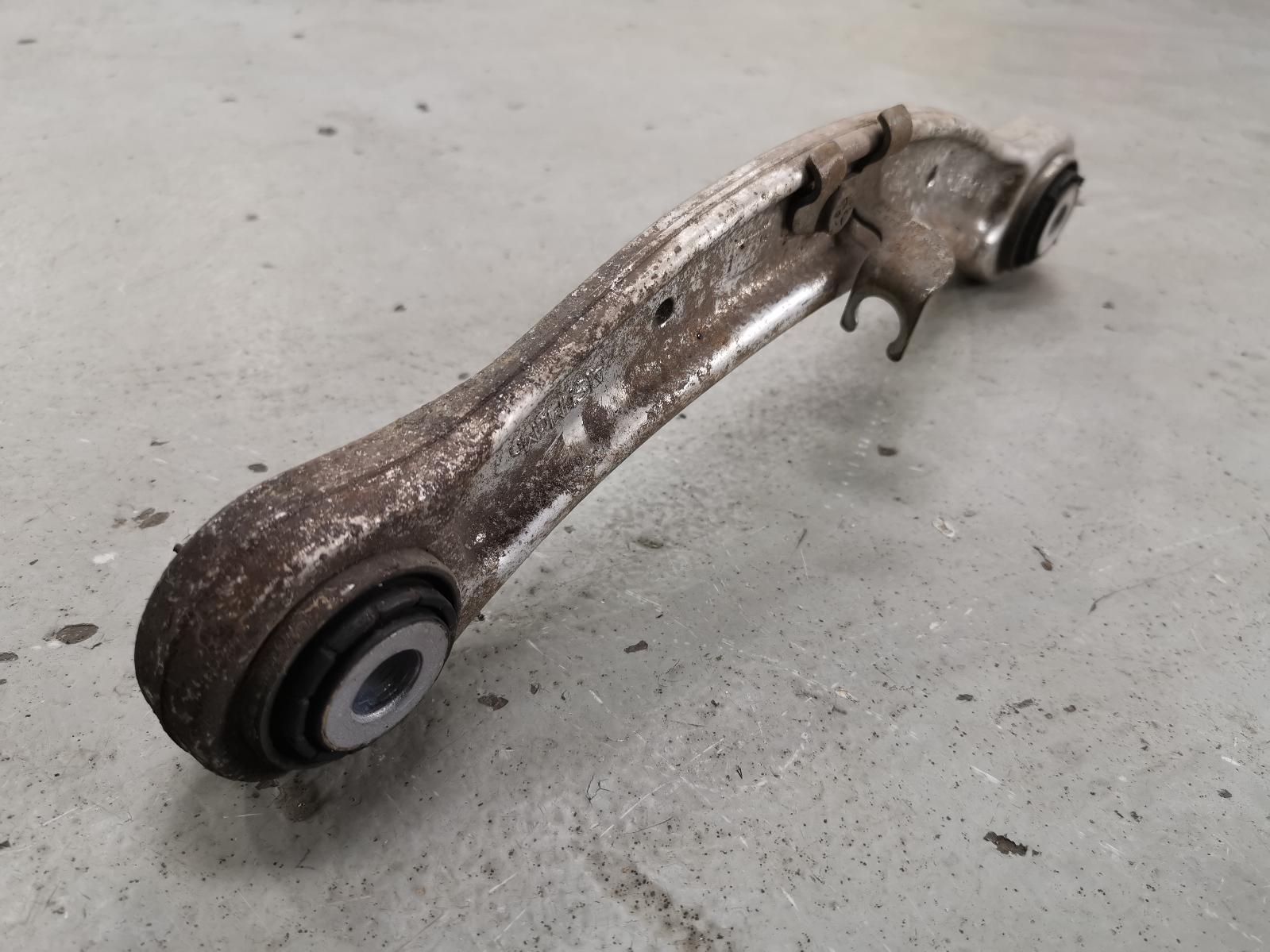 View Auto part Left Rear Trailing Arm Audi Q7 2010