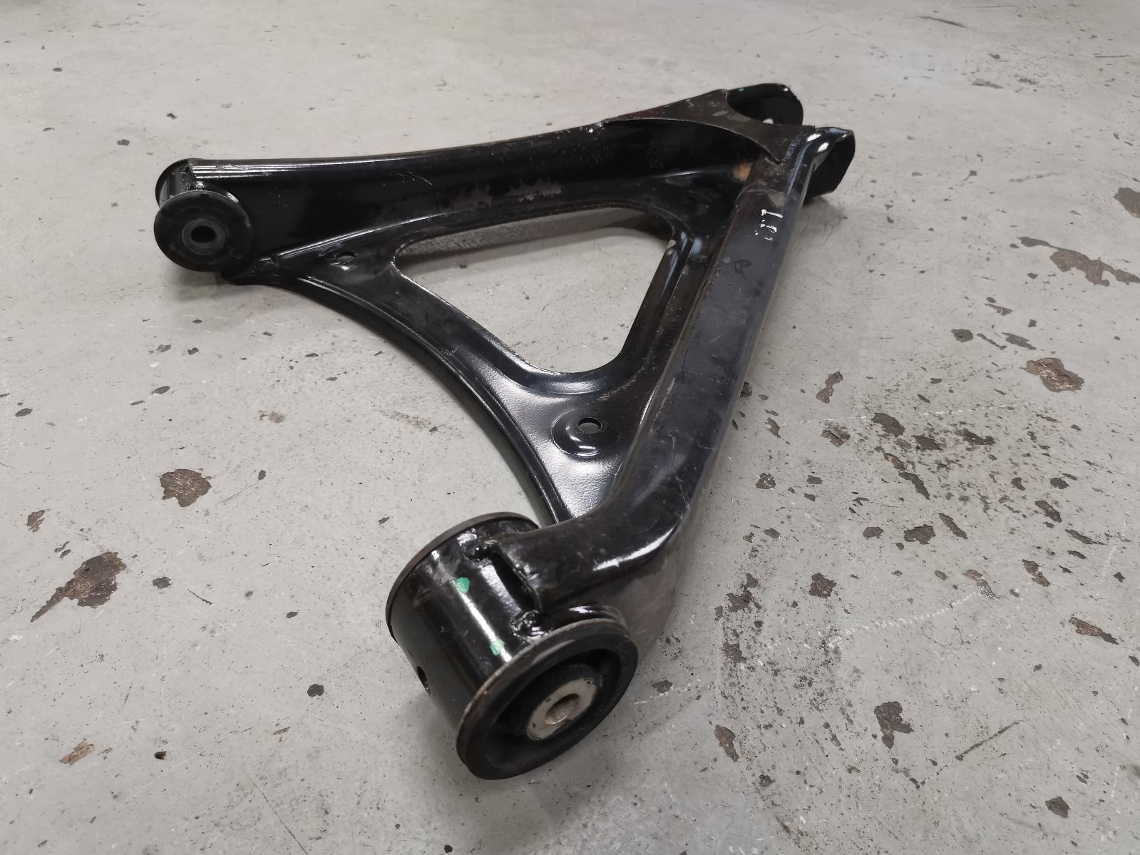 View Auto part Right Rear Trailing Arm Audi Q7 2010