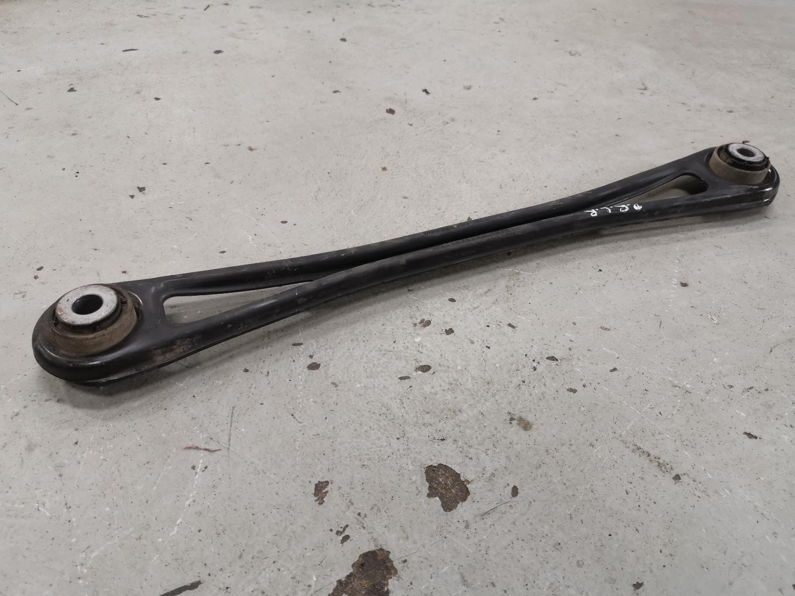 2010 Audi Q7 Right Rear Trailing Arm View Auto part Right Rear Trailing Arm Audi Q7 2010