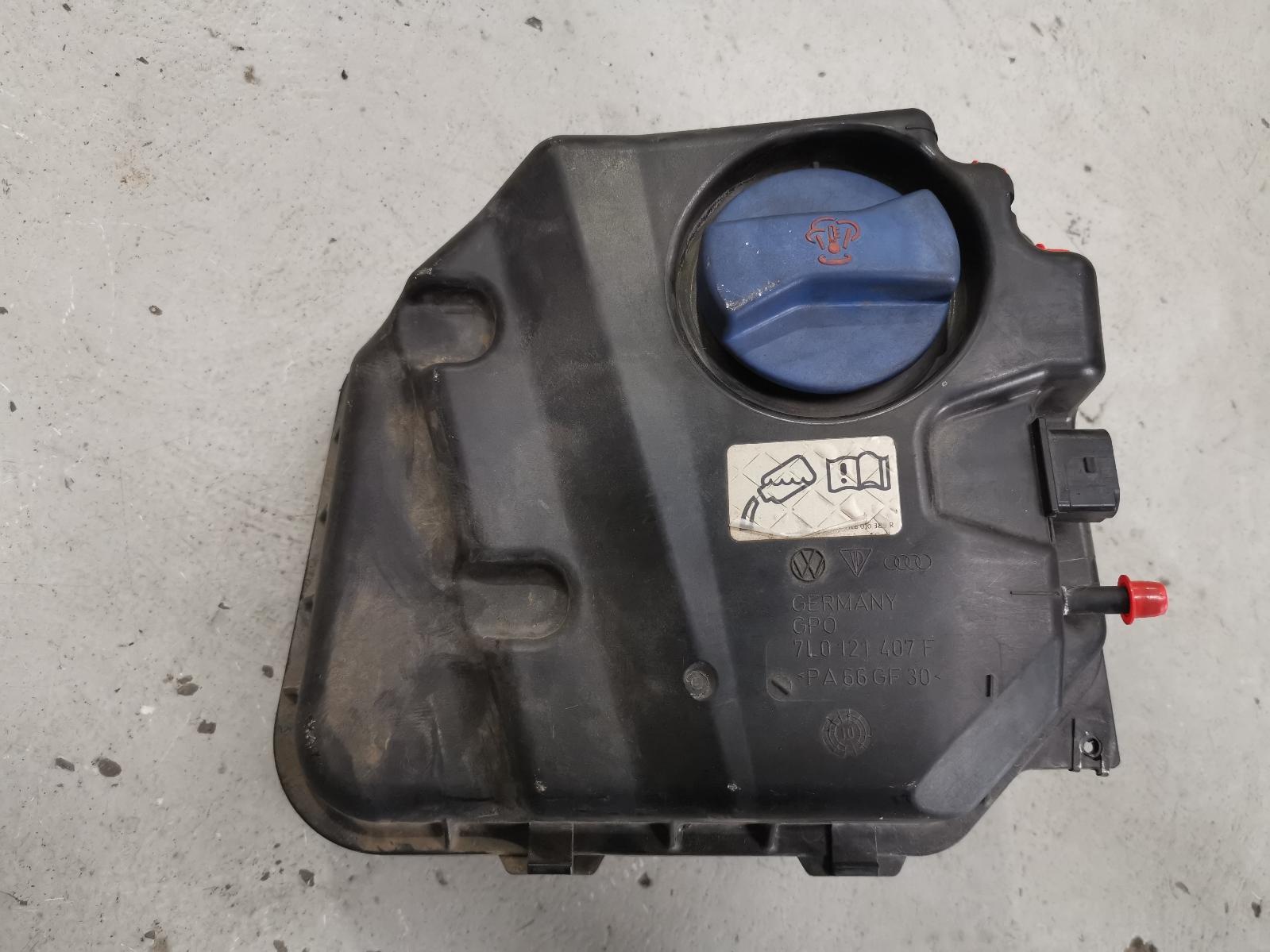 View Auto part Overflow Bottle Audi Q7 2010