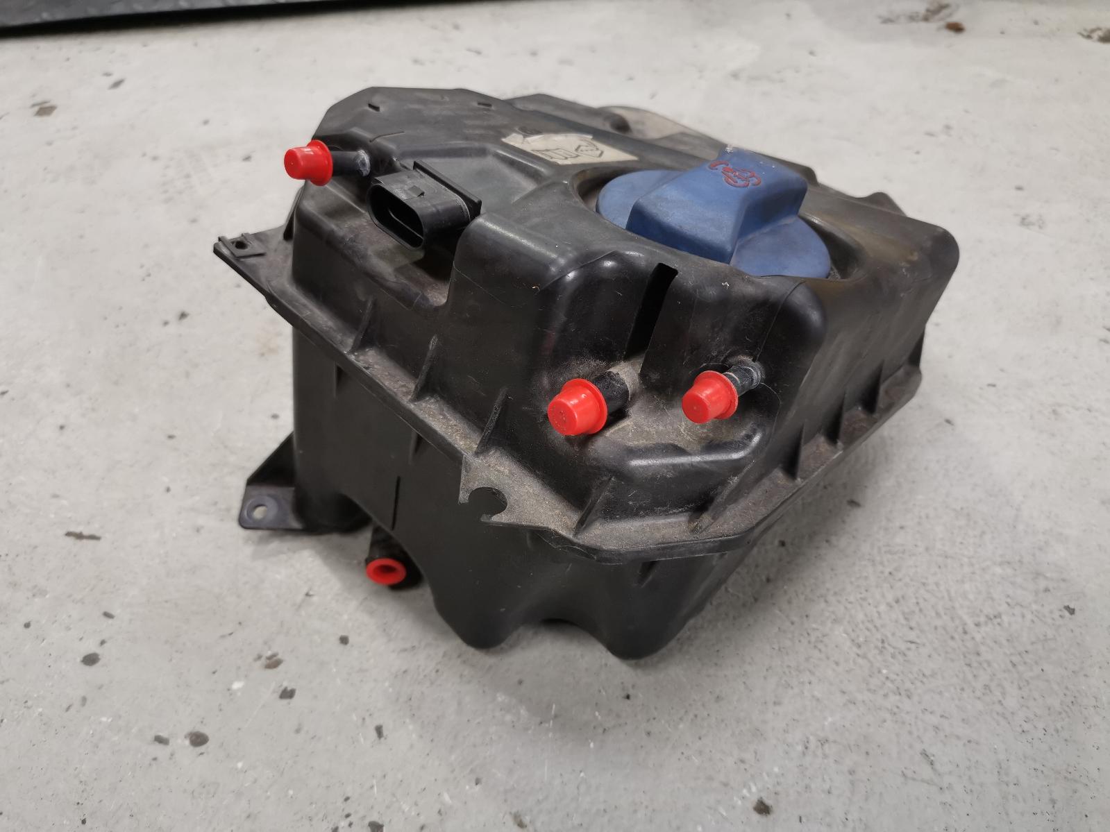 View Auto part Overflow Bottle Audi Q7 2010