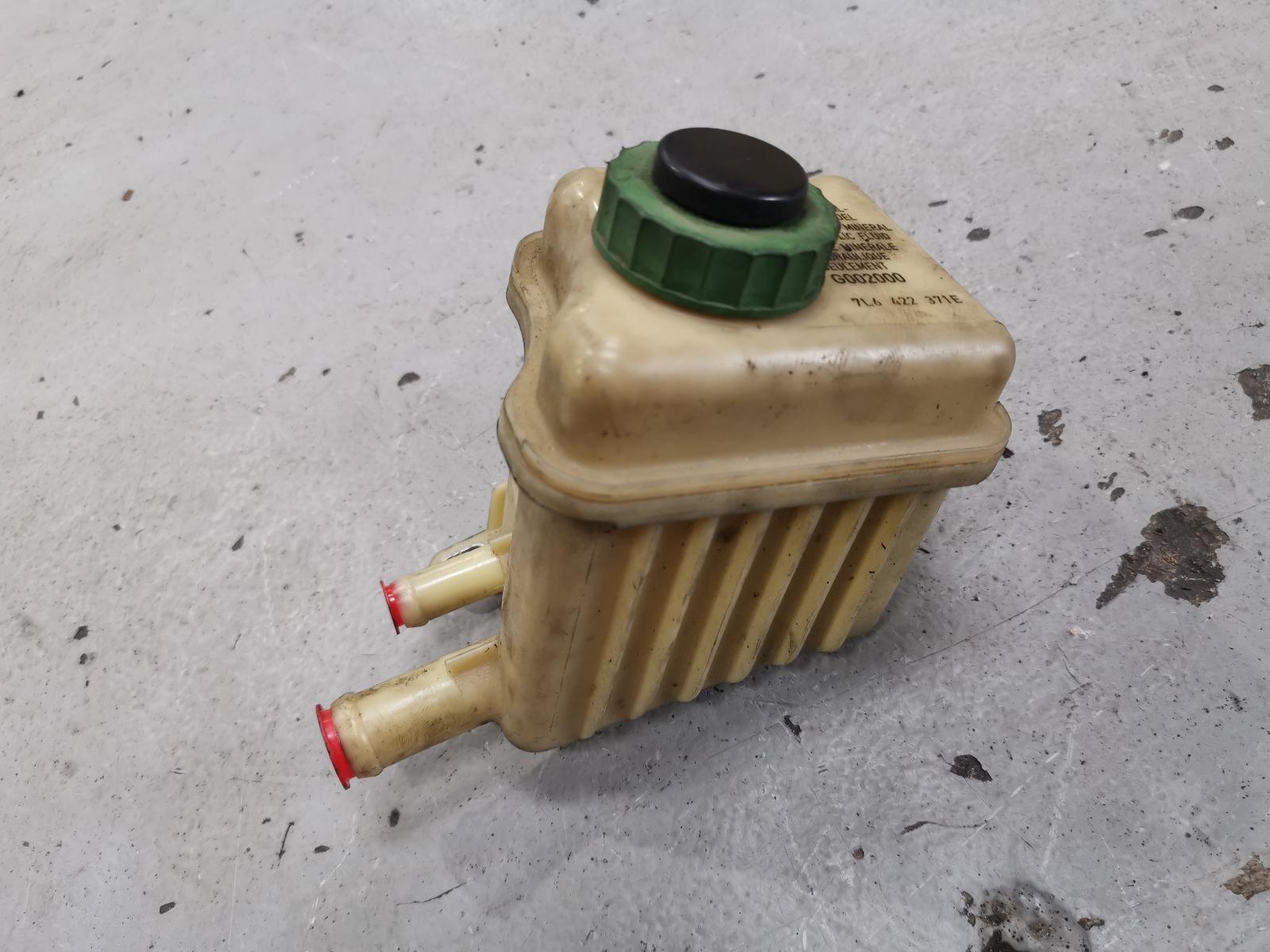 2010 Audi Q7 P/S Reservoir View Auto part P/S Reservoir Audi Q7 2010