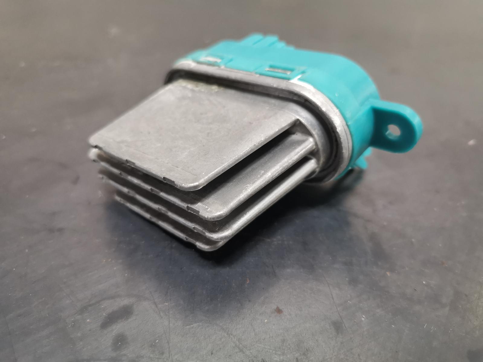 View Auto part Fan Speed Resistor Audi Q7 2010