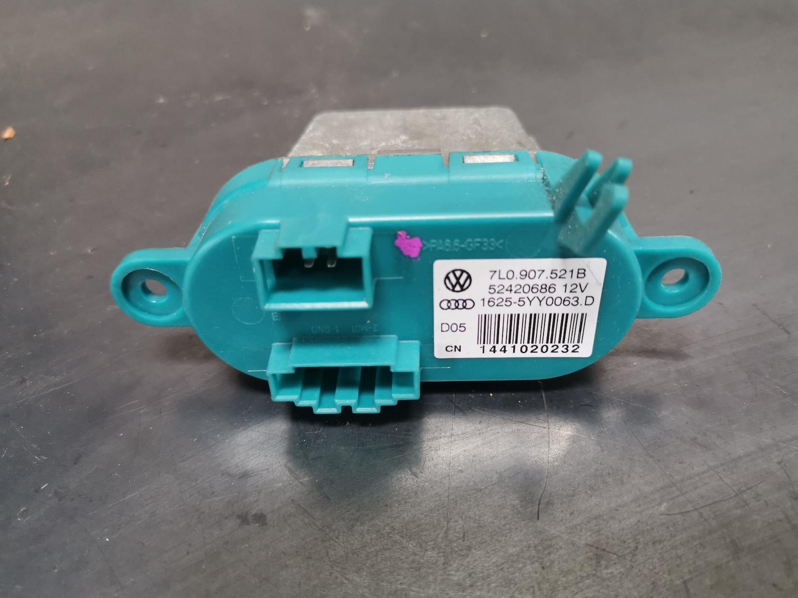 View Auto part Fan Speed Resistor Audi Q7 2010