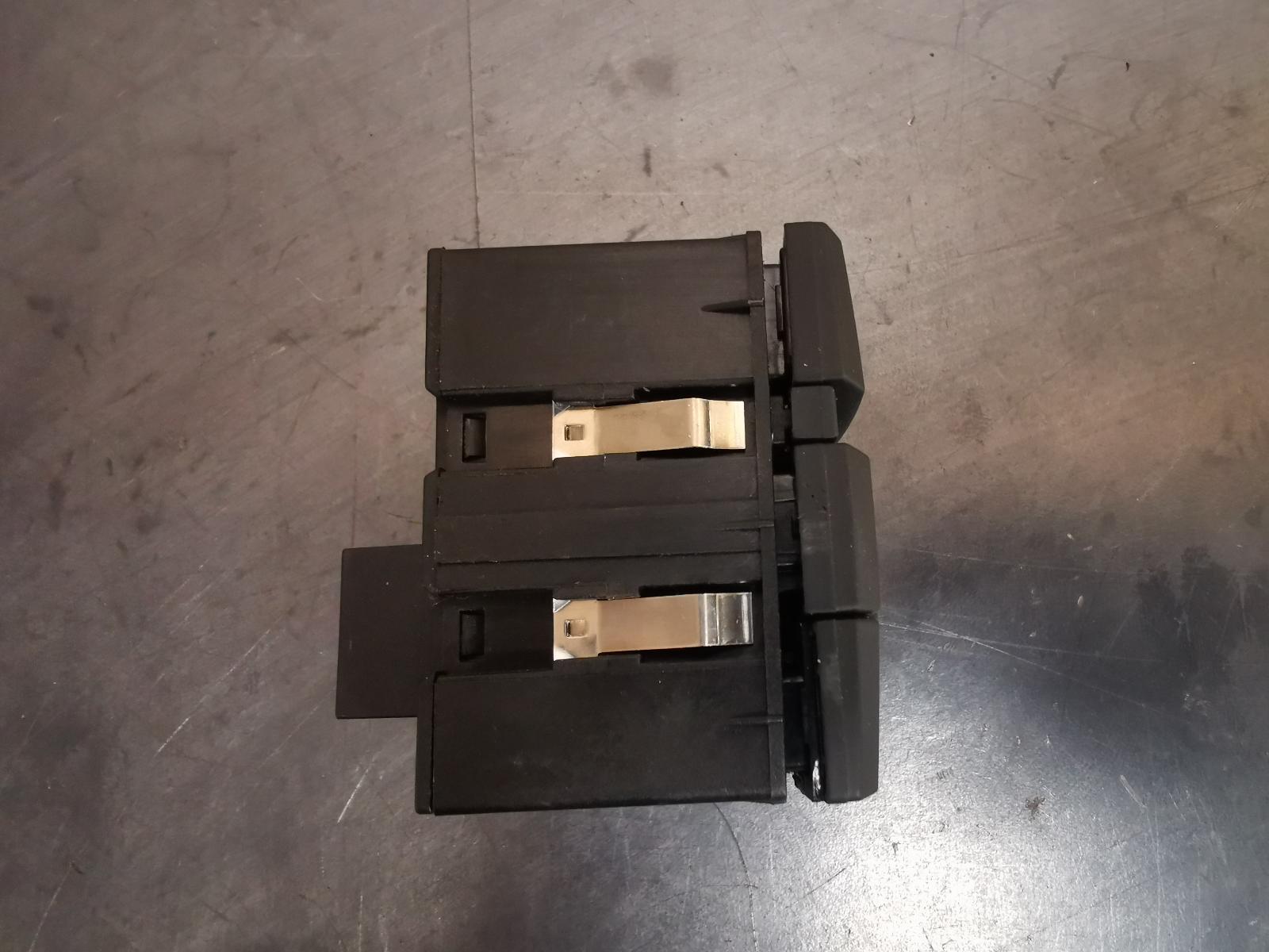 View Auto part Combination Switch Audi Q7 2010