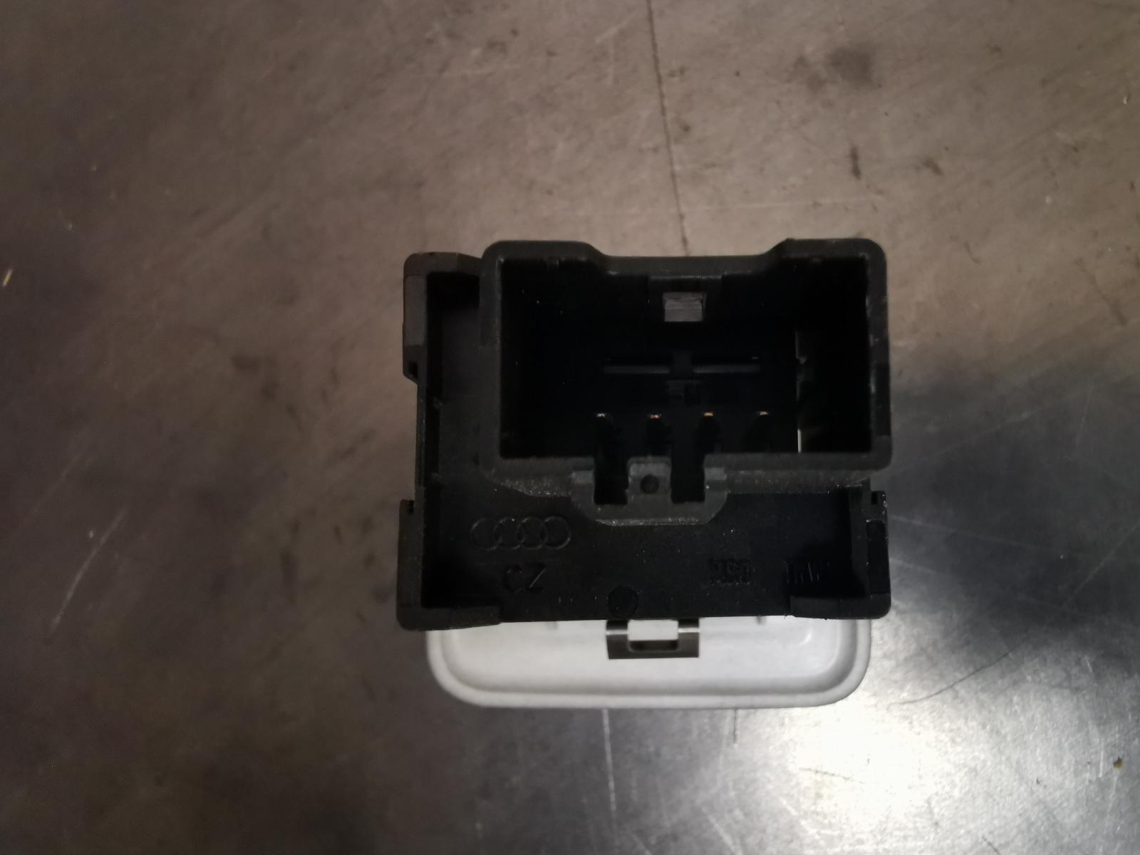 2010 Audi Q7 Combination Switch View Auto part Combination Switch Audi Q7 2010
