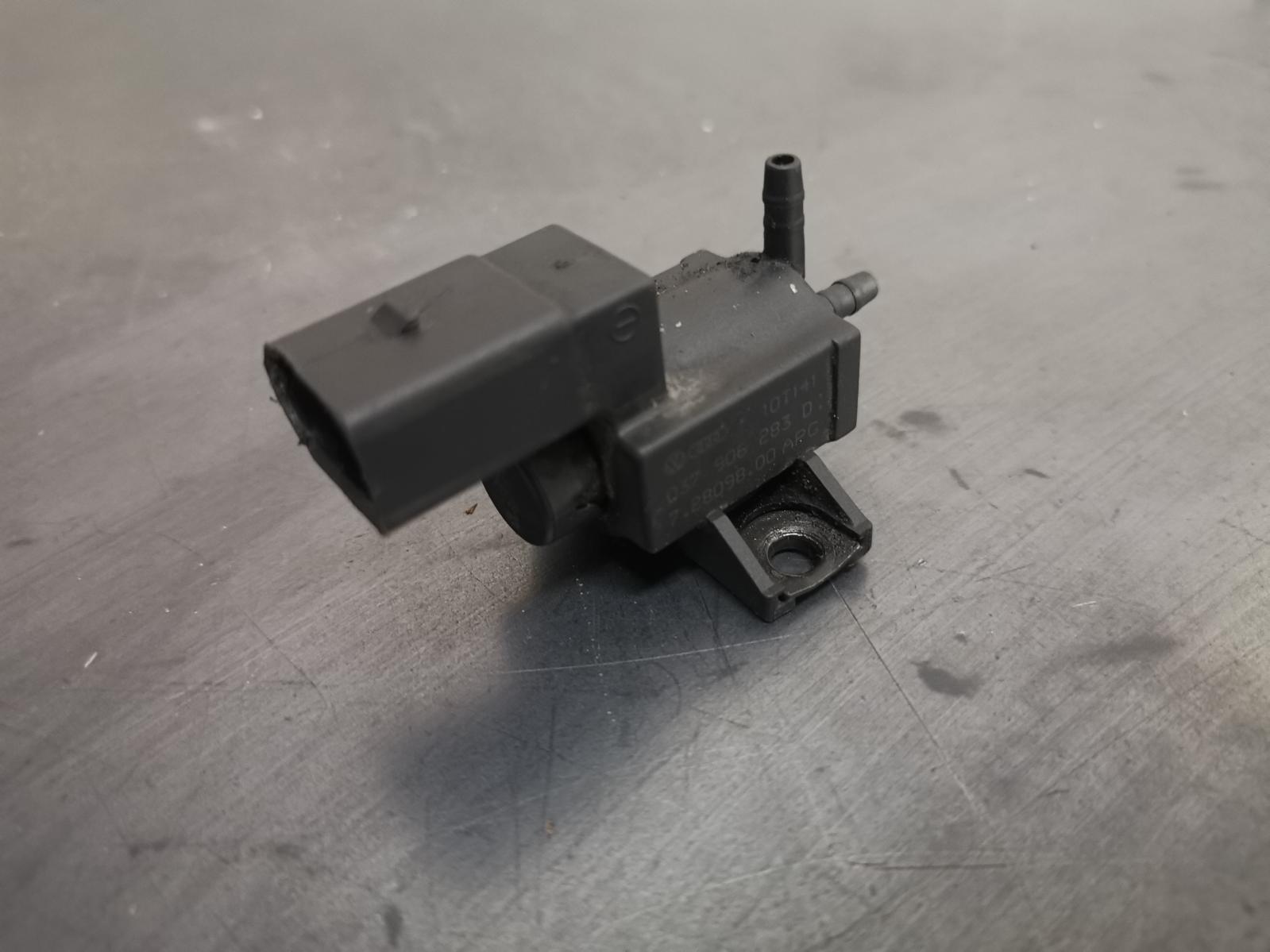 2010 Audi Q7 Solenoid View Auto part Solenoid Audi Q7 2010