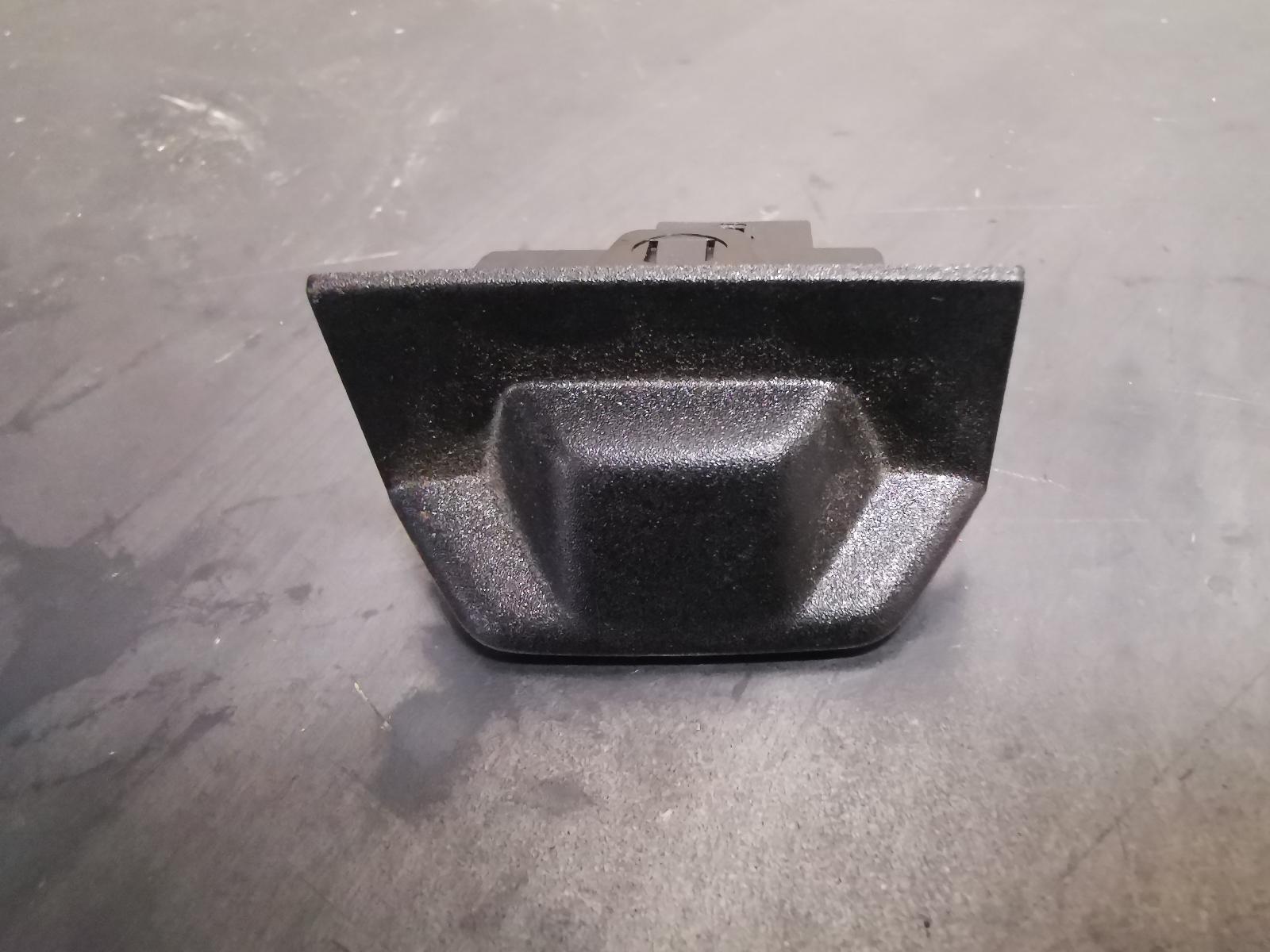 View Auto part Misc Audi Q7 2010