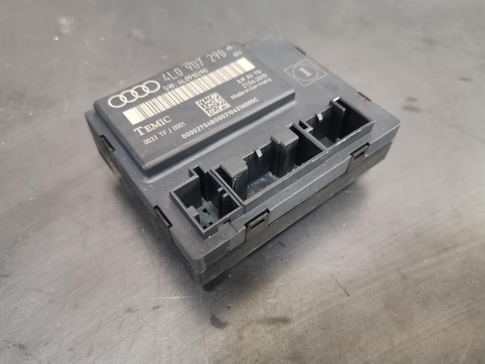 View Auto part Misc Audi Q7 2010