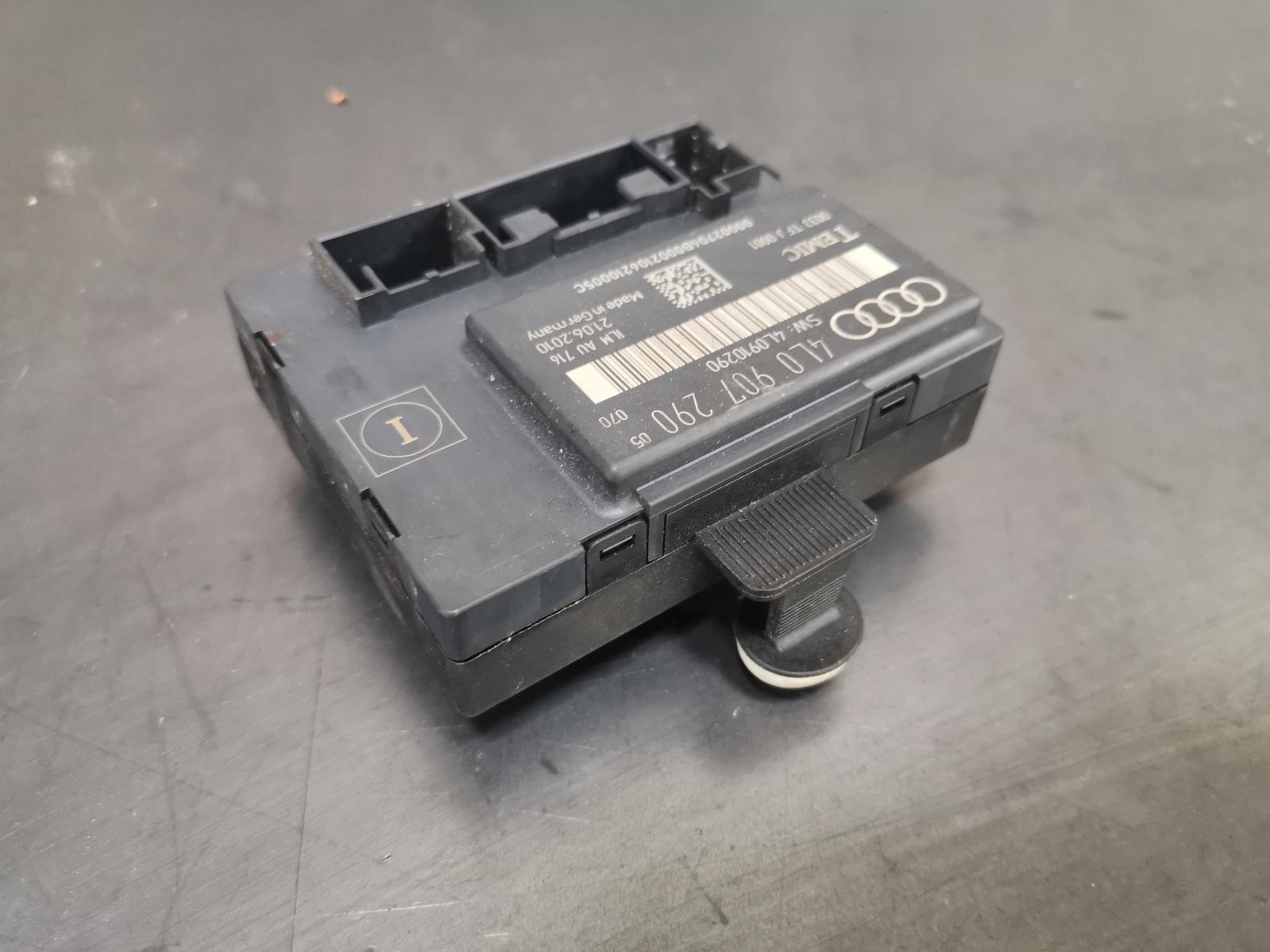 View Auto part Misc Audi Q7 2010
