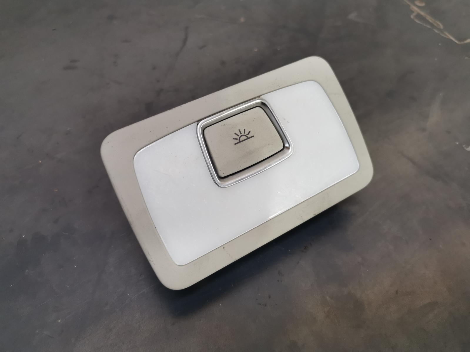 View Auto part Courtesy Light Audi Q7 2010