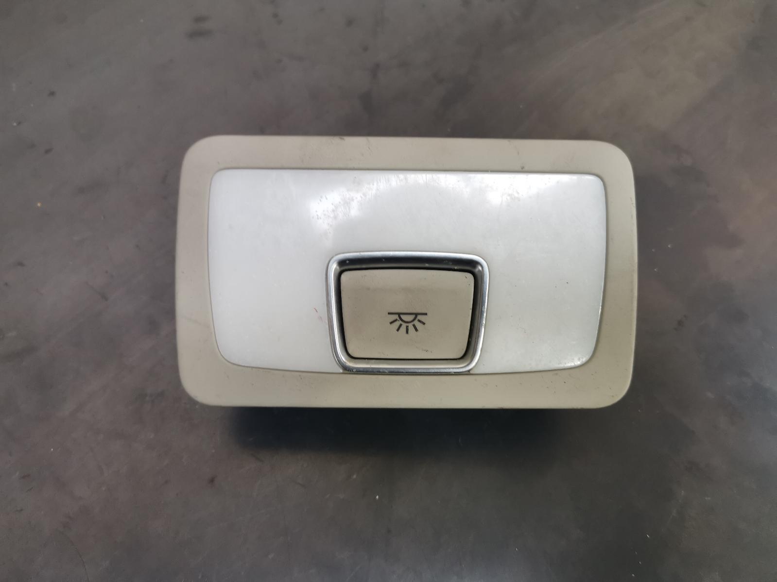 View Auto part Courtesy Light Audi Q7 2010