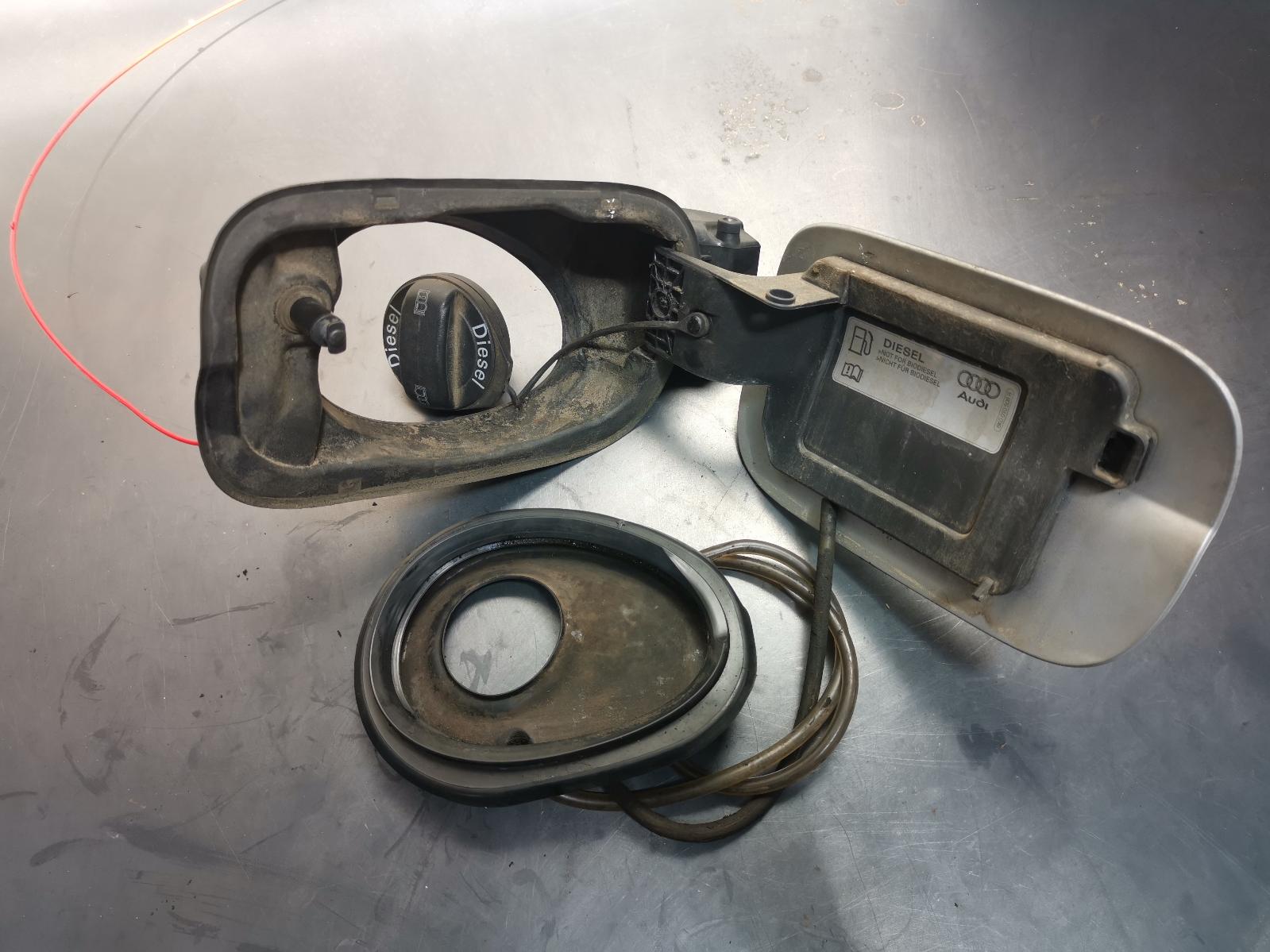2010 Audi Q7 Fuel Door / Filler View Auto part Fuel Door / Filler Audi Q7 2010