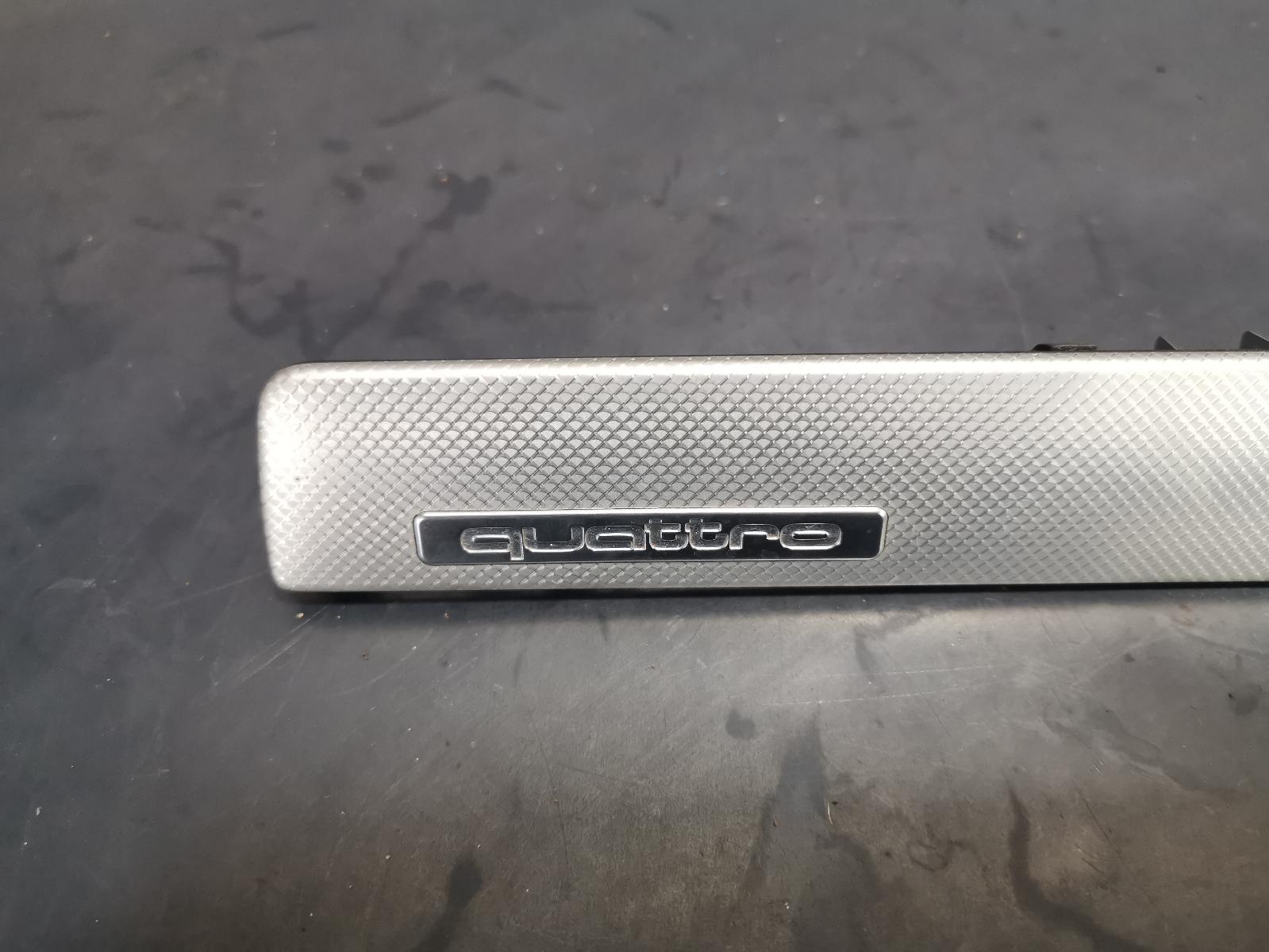 View Auto part Trim Panel Audi Q7 2010