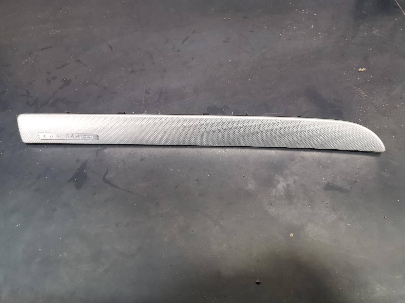 View Auto part Trim Panel Audi Q7 2010