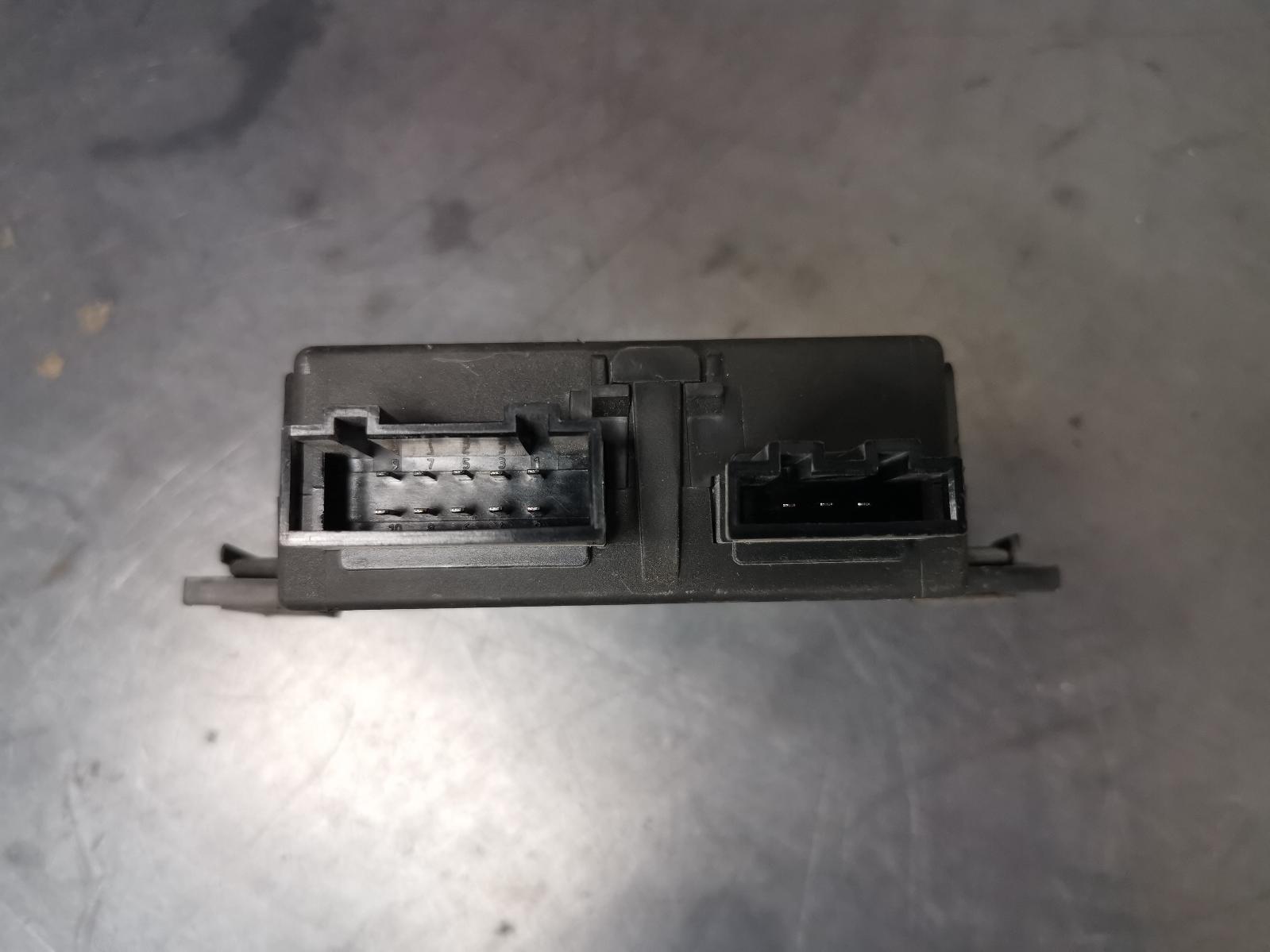 View Auto part Misc Volkswagen Passat 2002