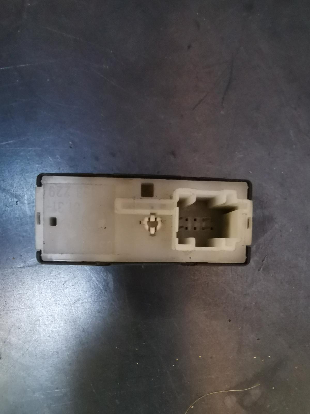 View Auto part Misc Switch/Relay Bmw 3 Series 1997