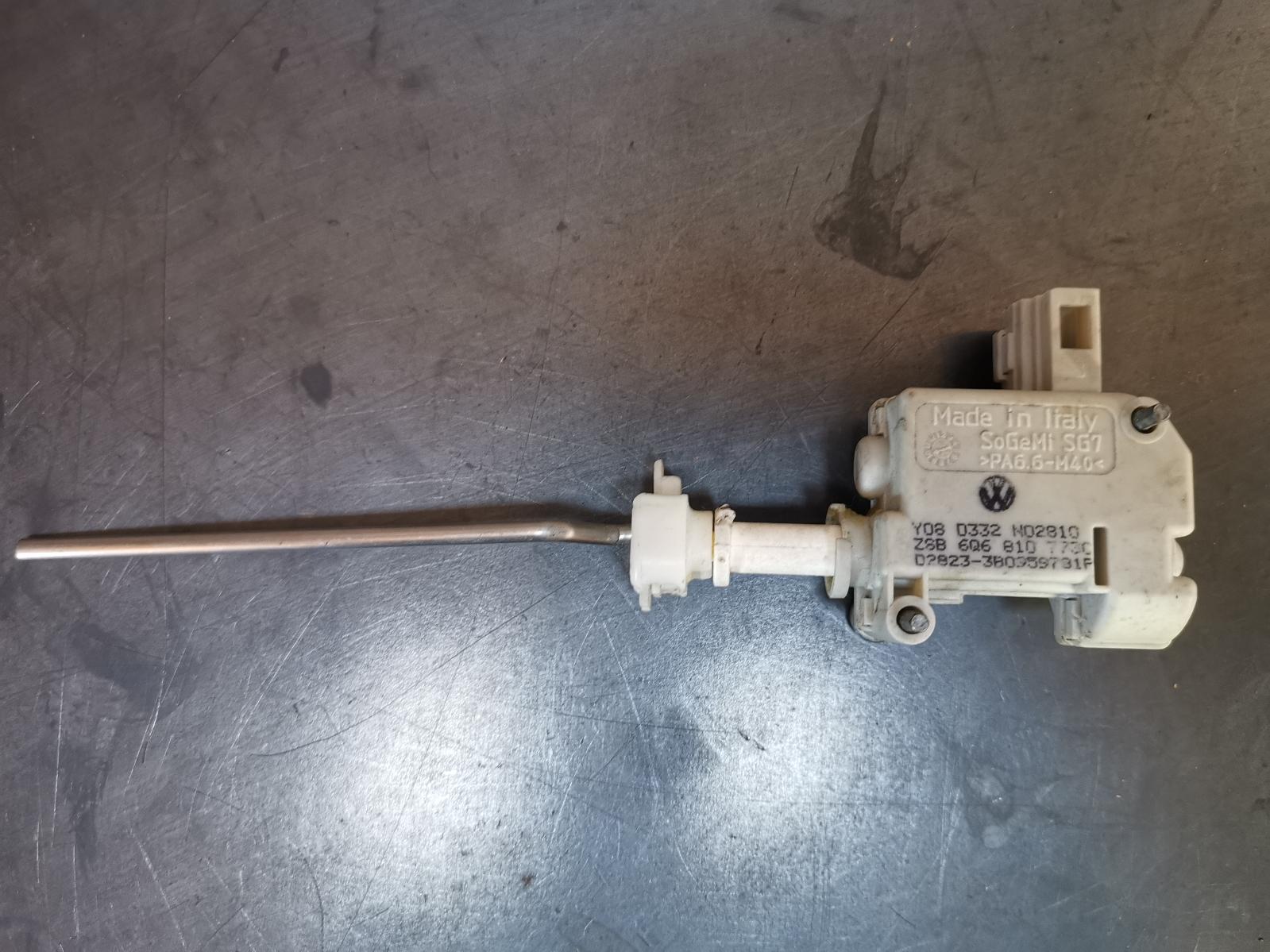 View Auto part Fuel Door / Filler Volkswagen Polo 2009