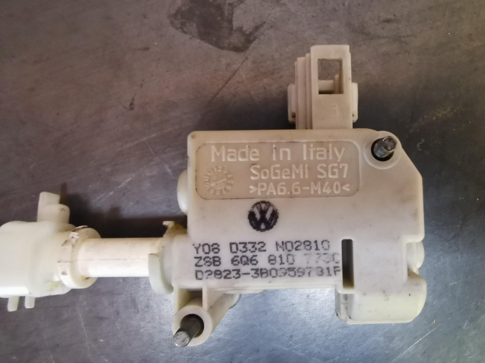 View Auto part Fuel Door / Filler Volkswagen Polo 2009