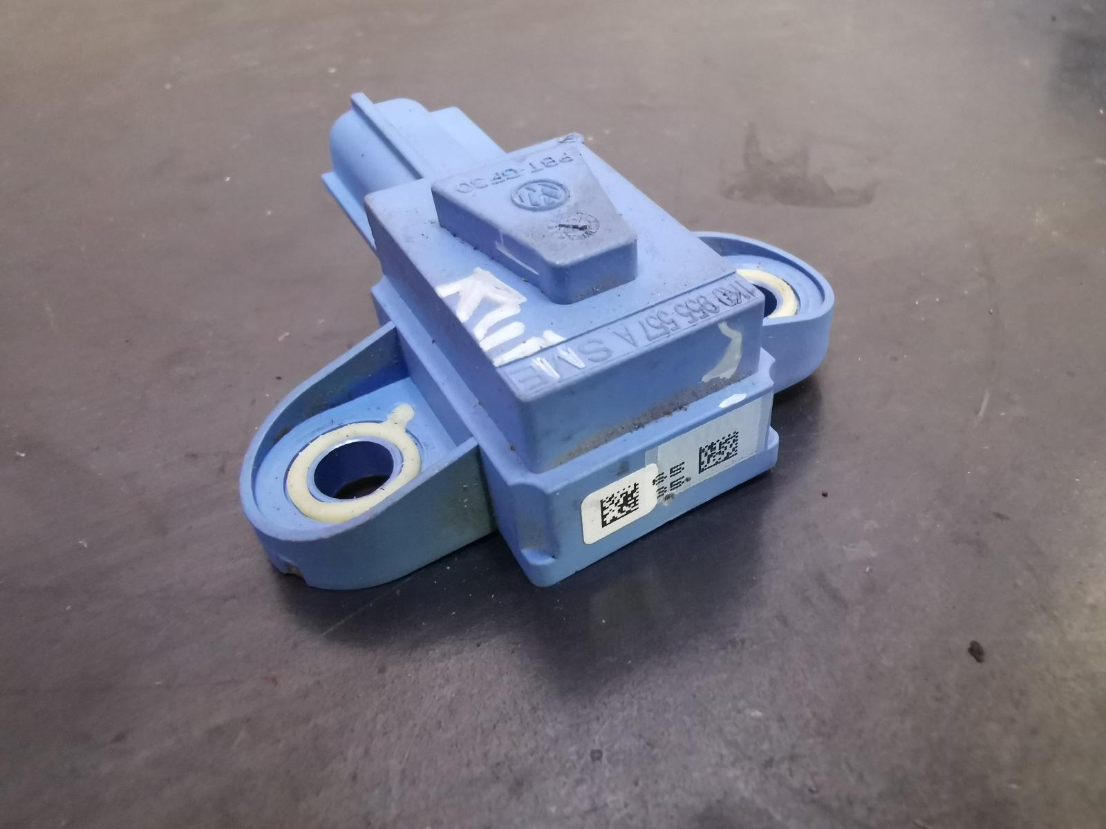 View Auto part Airbag Module/Sensor Volkswagen Golf 2007