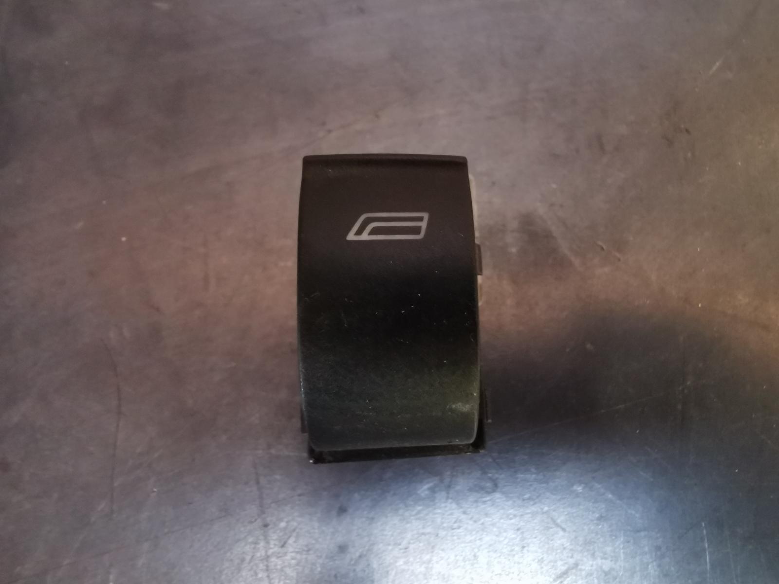 2003 Audi A3 Misc Switch/Relay View Auto part Misc Switch/Relay Audi A3 2003