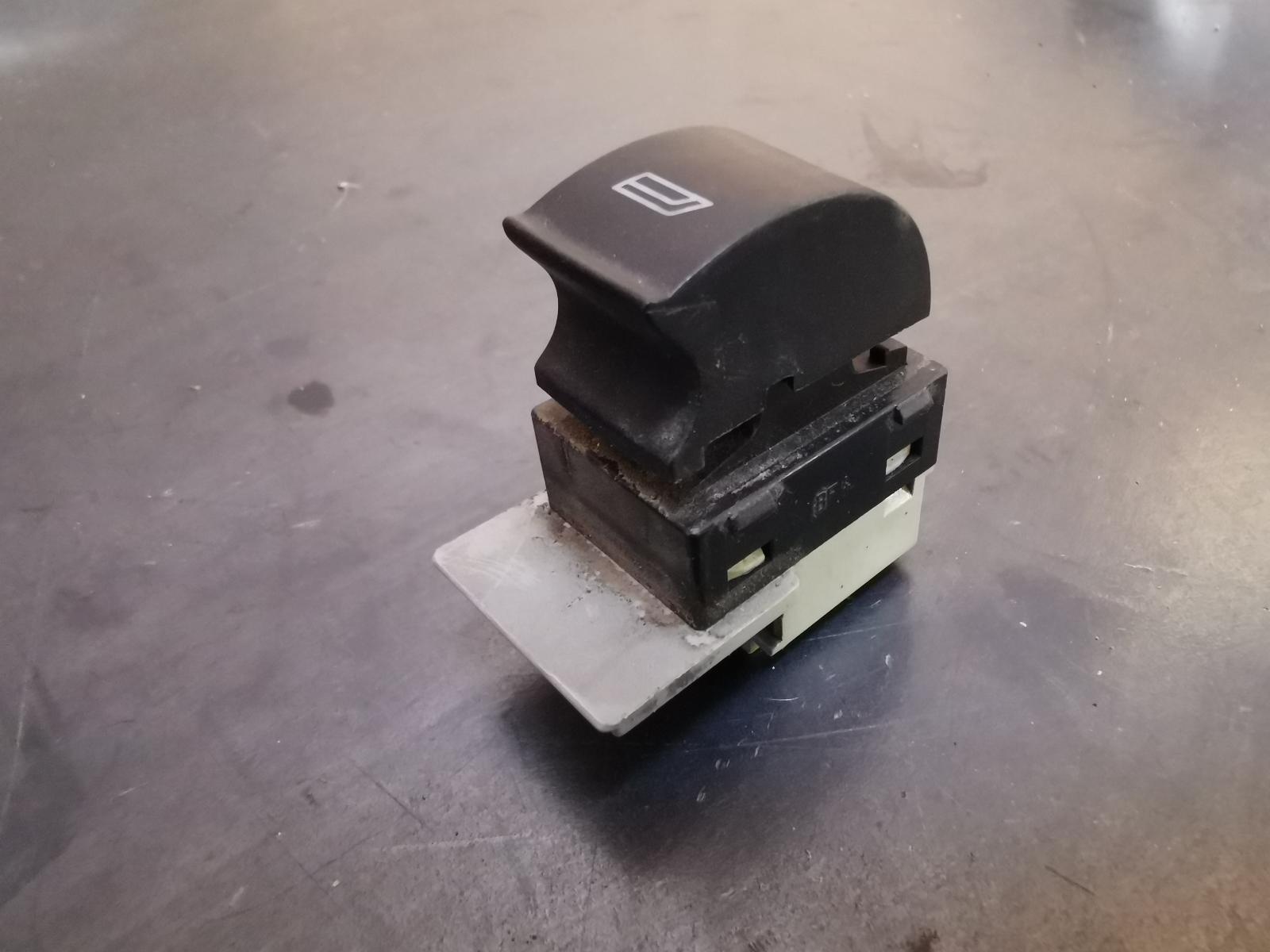 2003 Audi A3 Misc Switch/Relay View Auto part Misc Switch/Relay Audi A3 2003