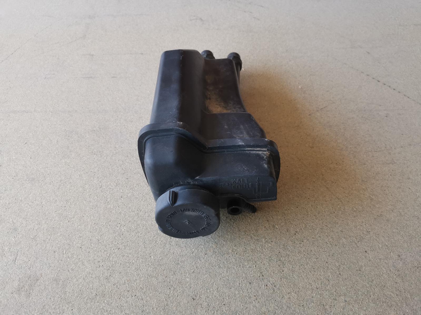 View Auto part Overflow Bottle Bmw 5 Series 2000