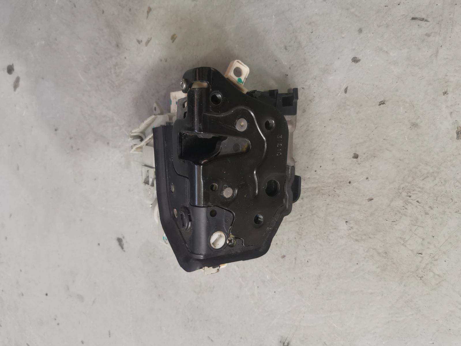 View Auto part Door/Boot/Gate Lock Audi Q7 2010