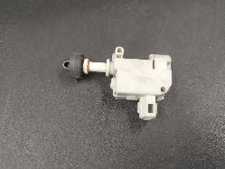 View Auto part Fuel Door / Filler Volkswagen Passat 2002