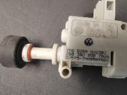 View Auto part Fuel Door / Filler Volkswagen Passat 2002
