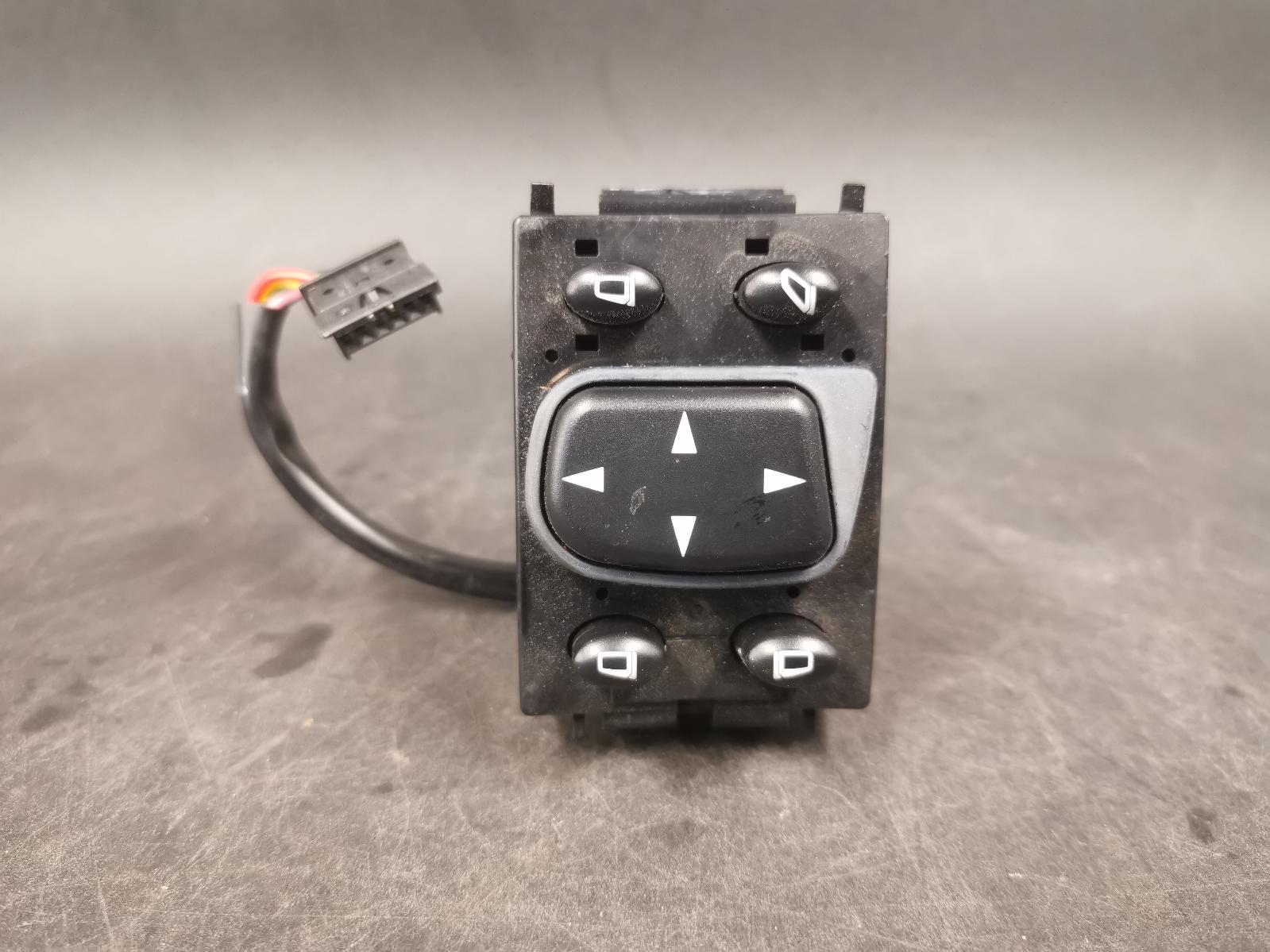 View Auto part Misc Switch/Relay Mercedes S Class 2003