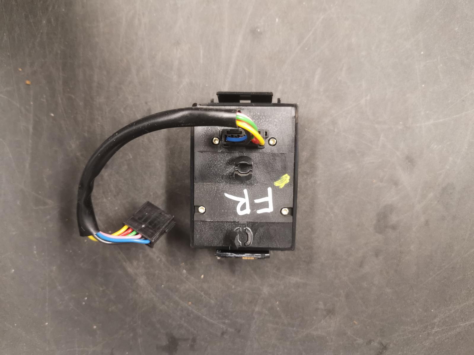 View Auto part Misc Switch/Relay Mercedes S Class 2003