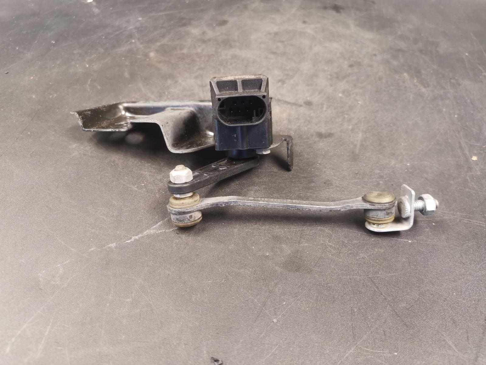 View Auto part Misc Switch/Relay Mercedes S Class 2003